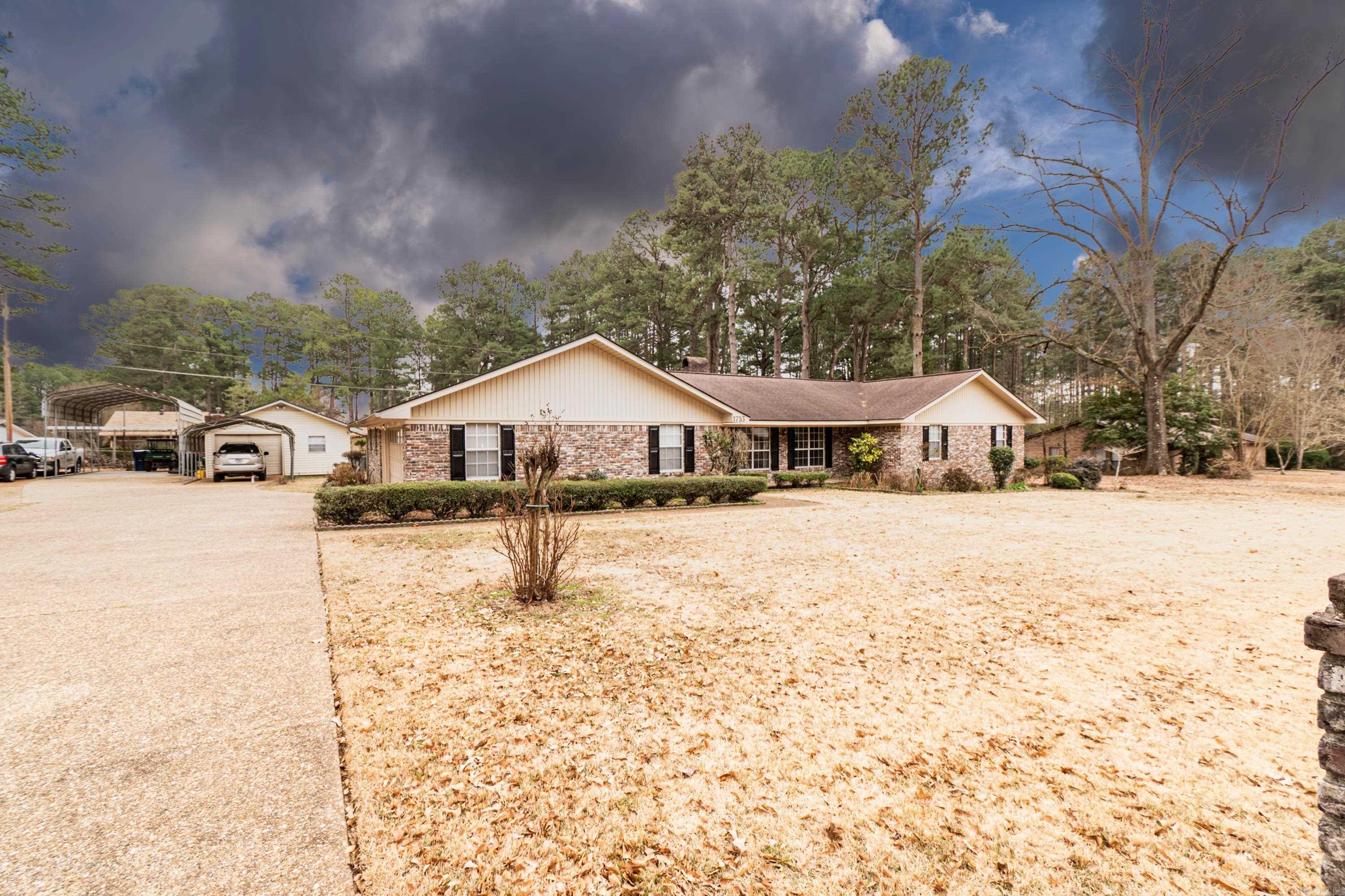 1753  Hollyhill  Camden, AR