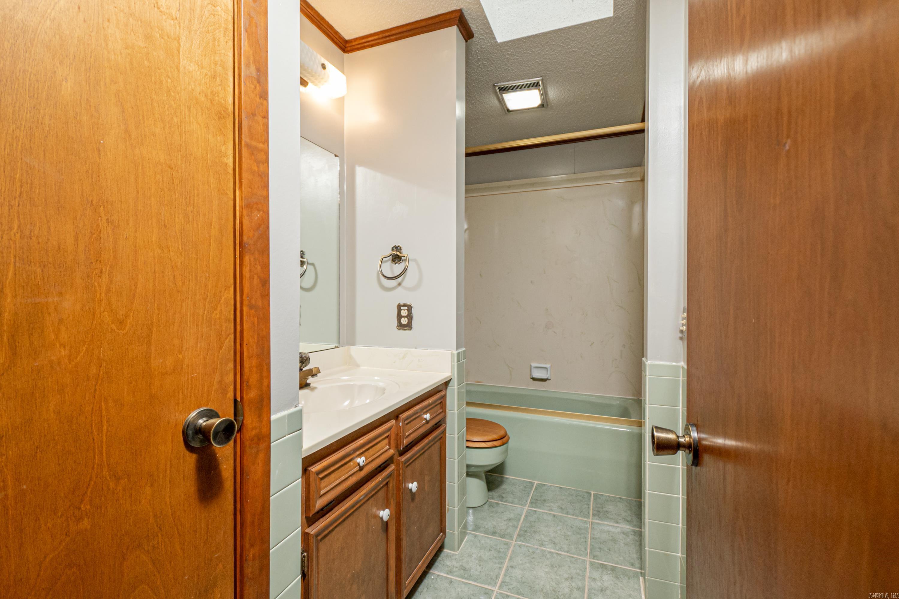 1753  Hollyhill  Camden, AR