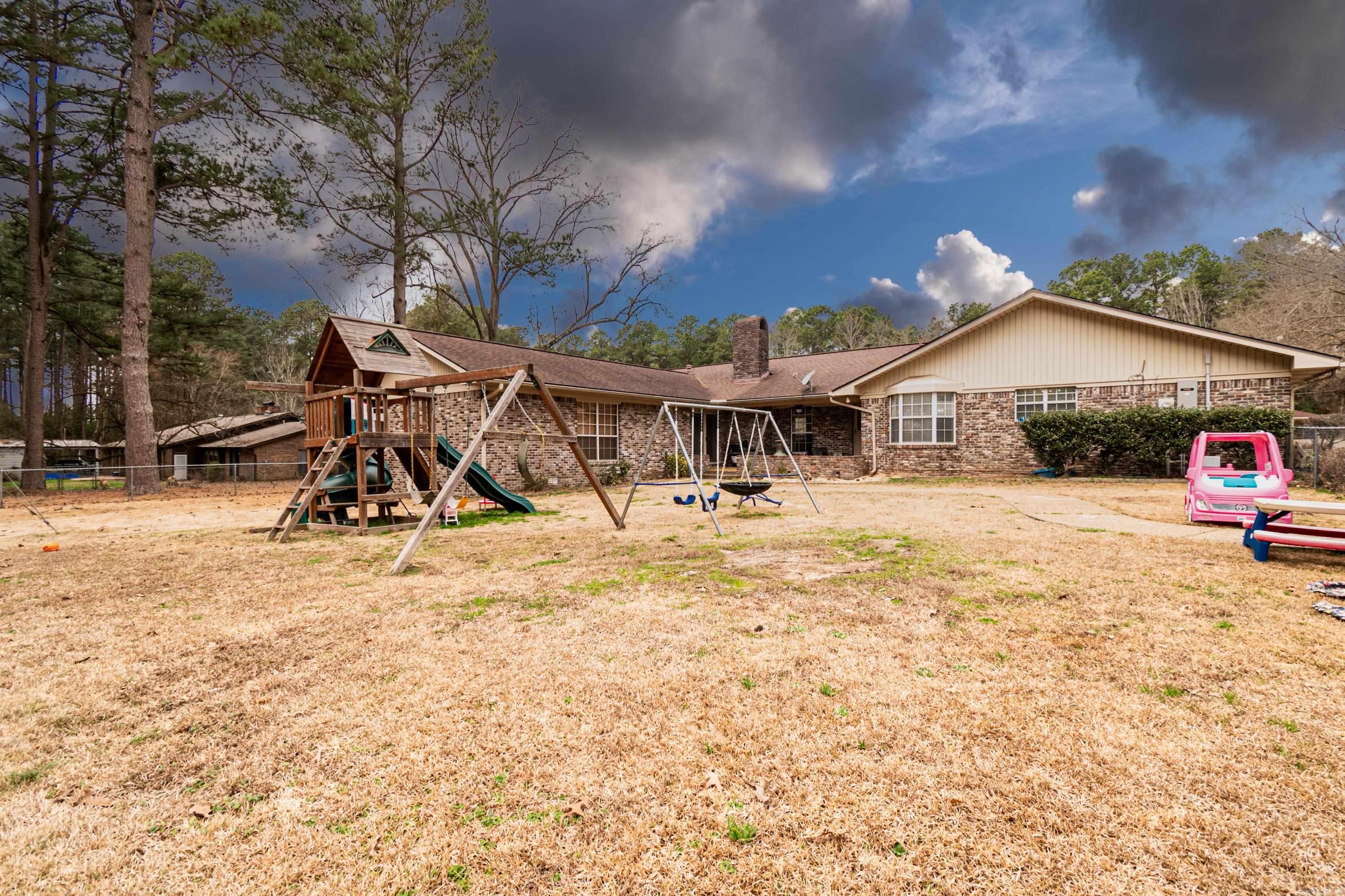 1753  Hollyhill  Camden, AR