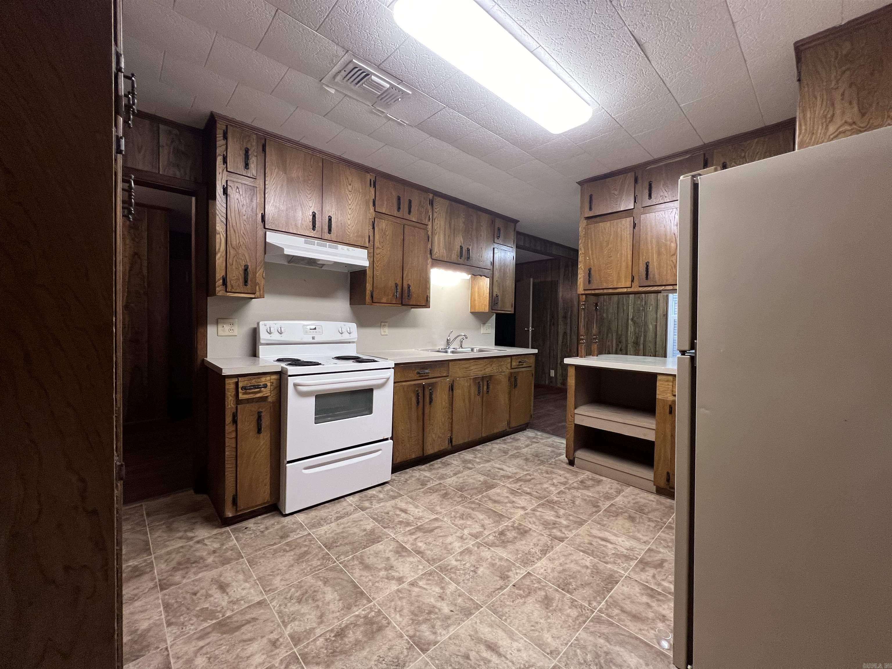 729  Oakwood  Camden, AR