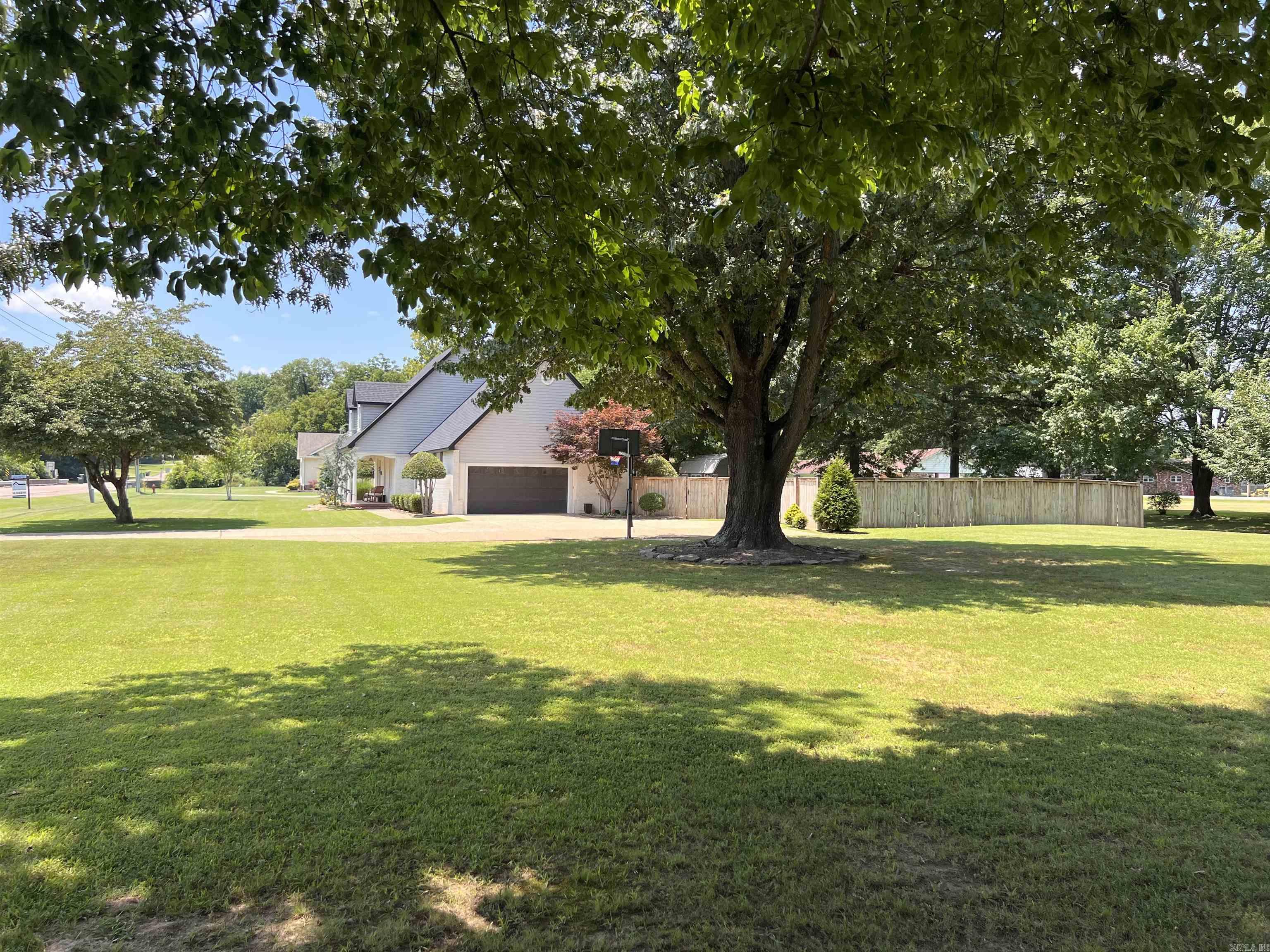 865 W North Street Piggott, AR 72454