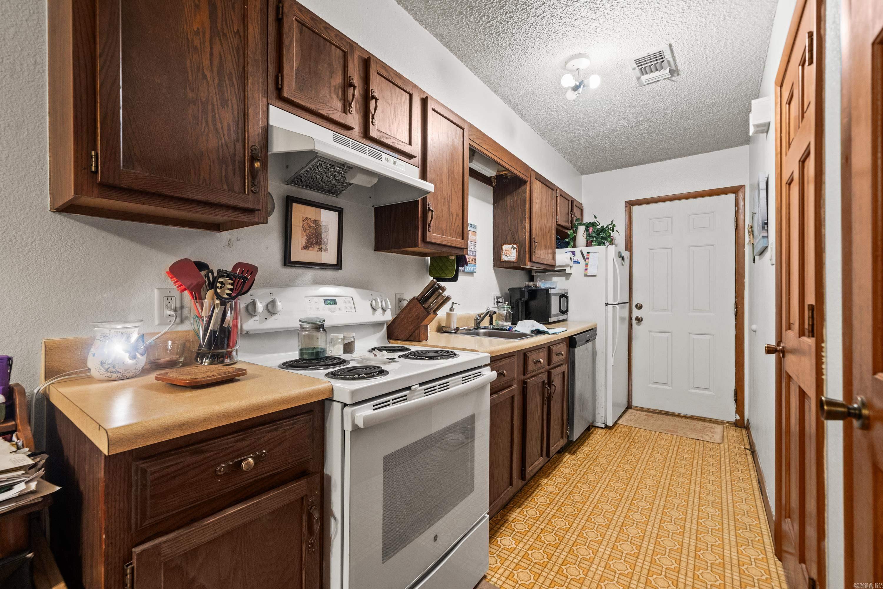 116  Manor  Hot Springs, AR