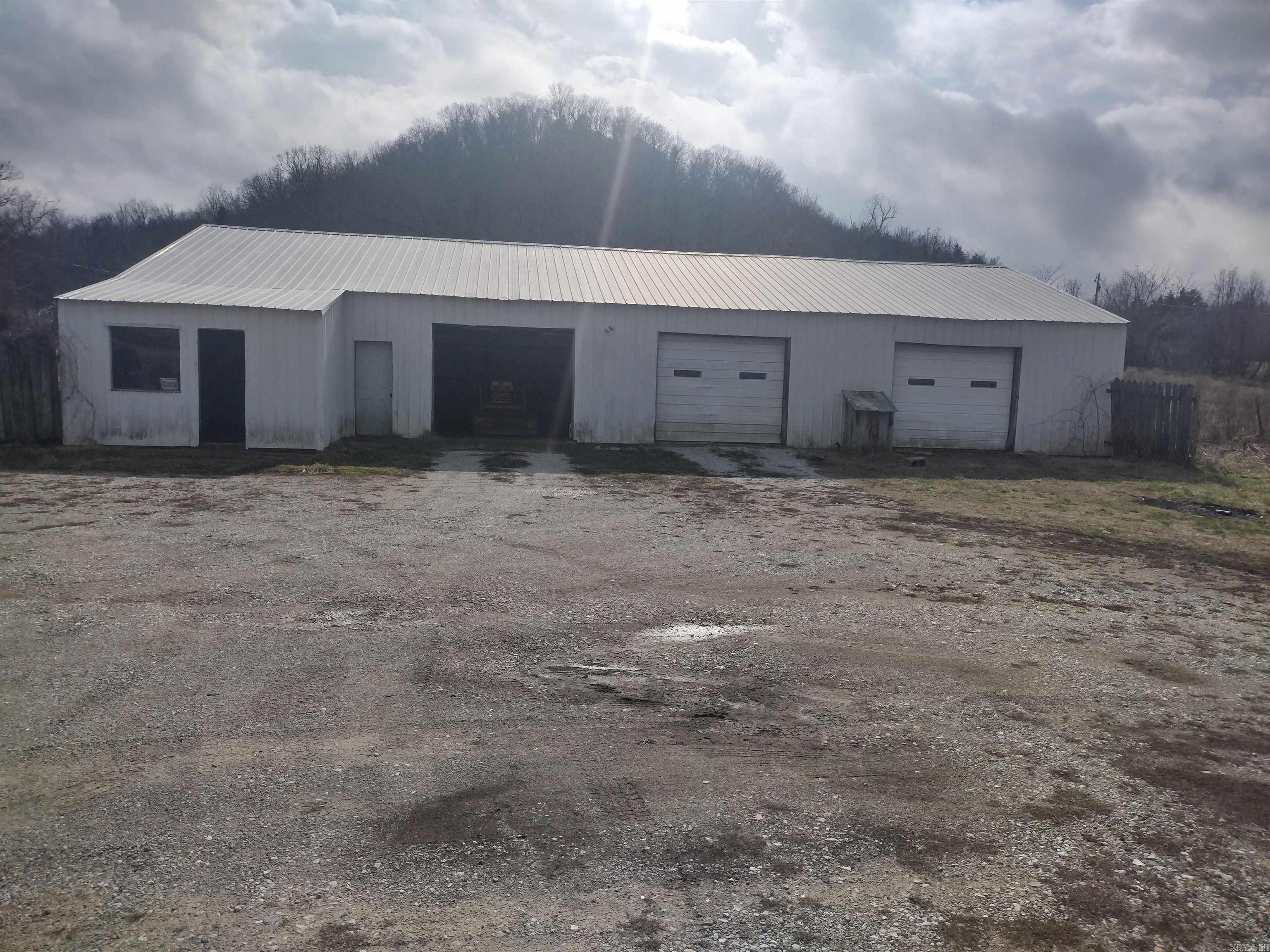 1301  HWY 5  Mountain View, AR