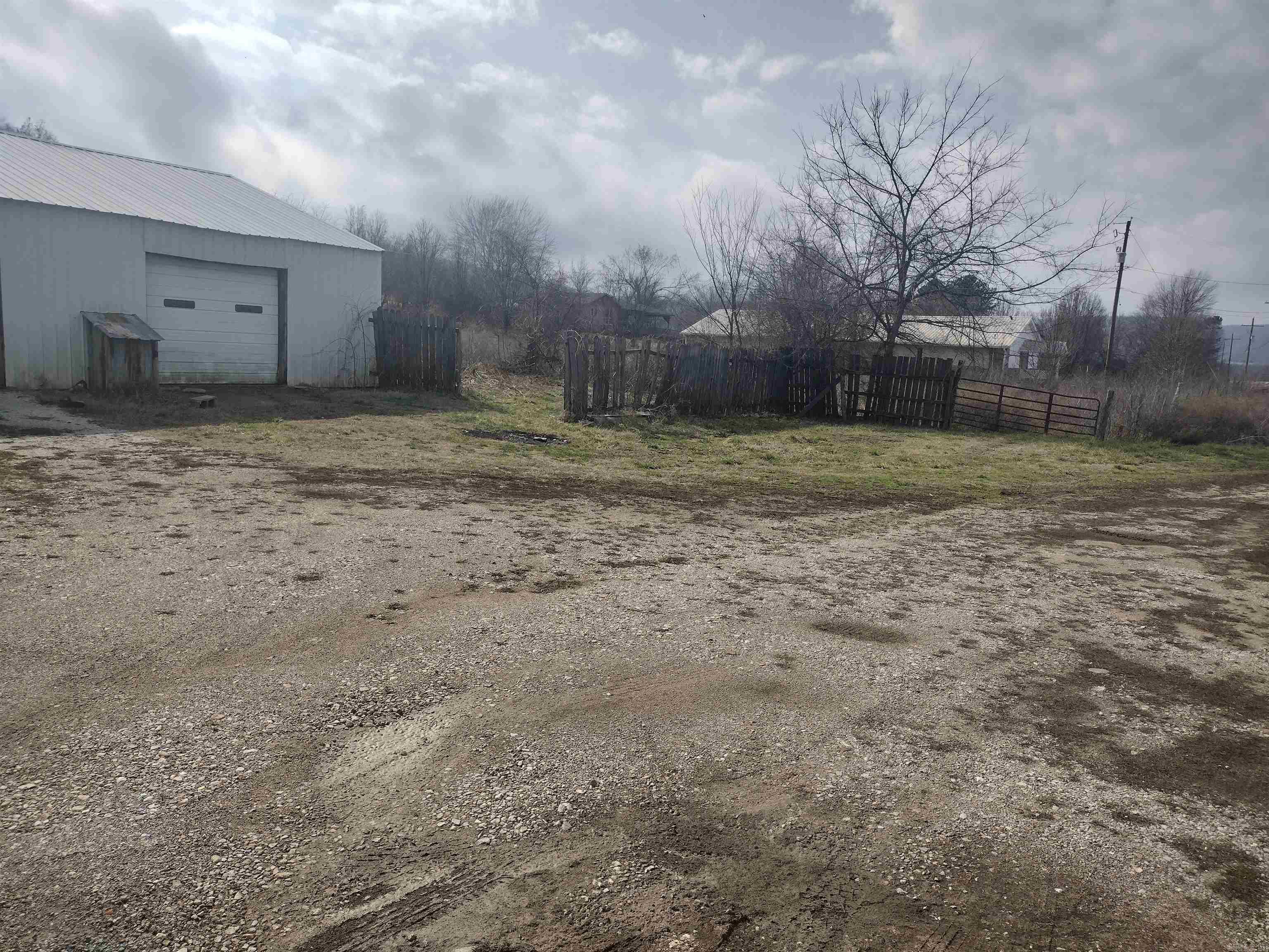 1301  HWY 5  Mountain View, AR