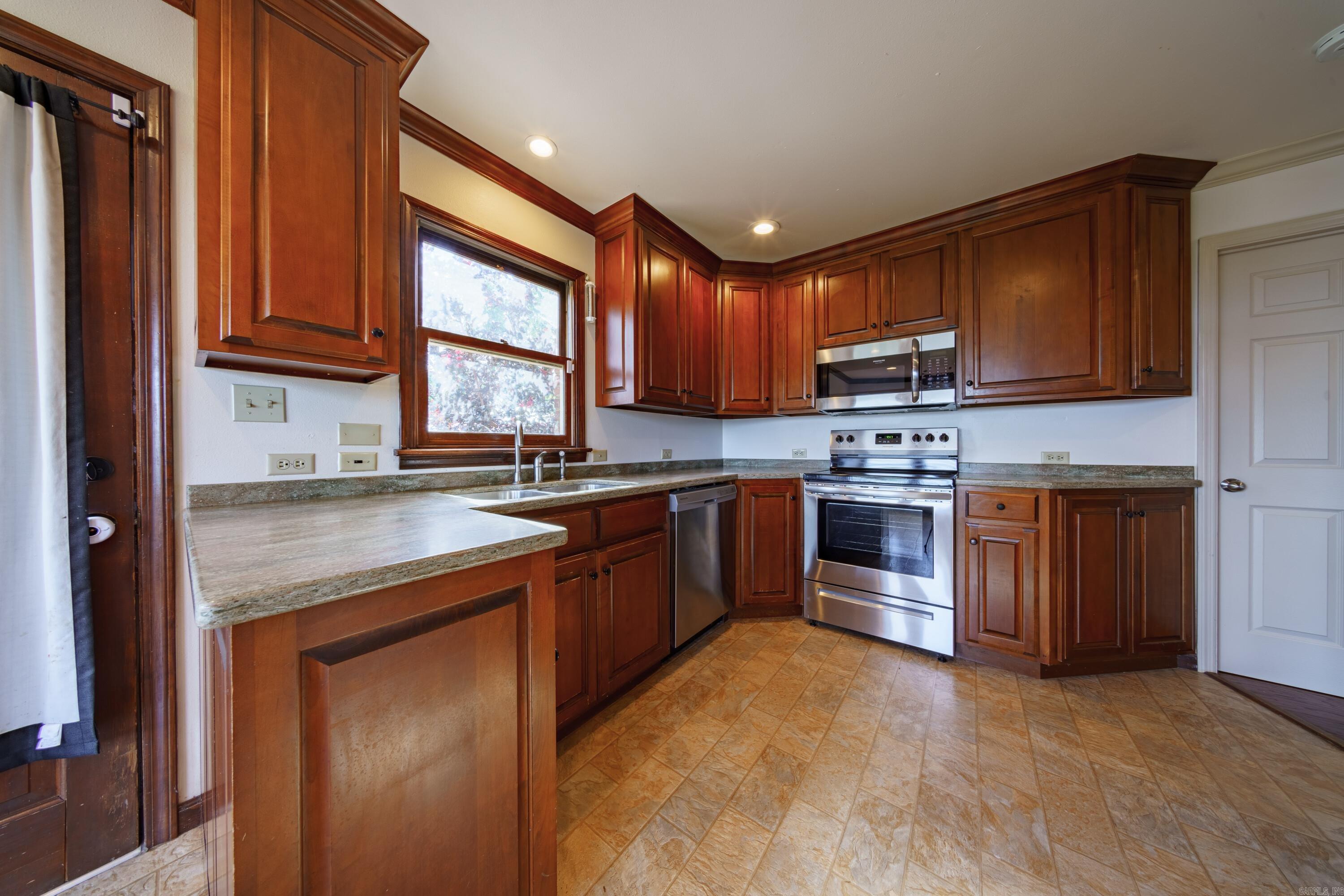 125  Dennison  Batesville, AR