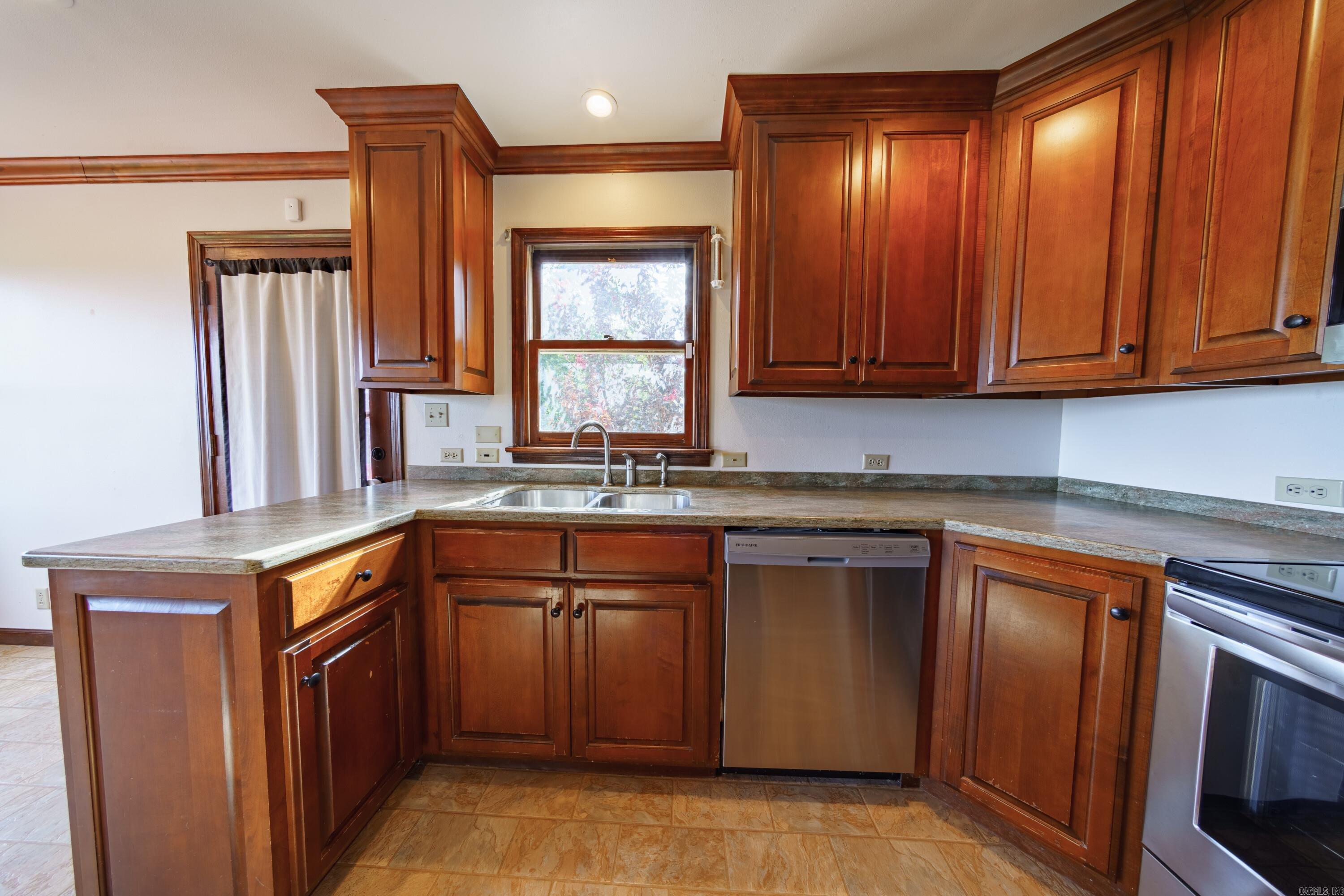 125  Dennison  Batesville, AR