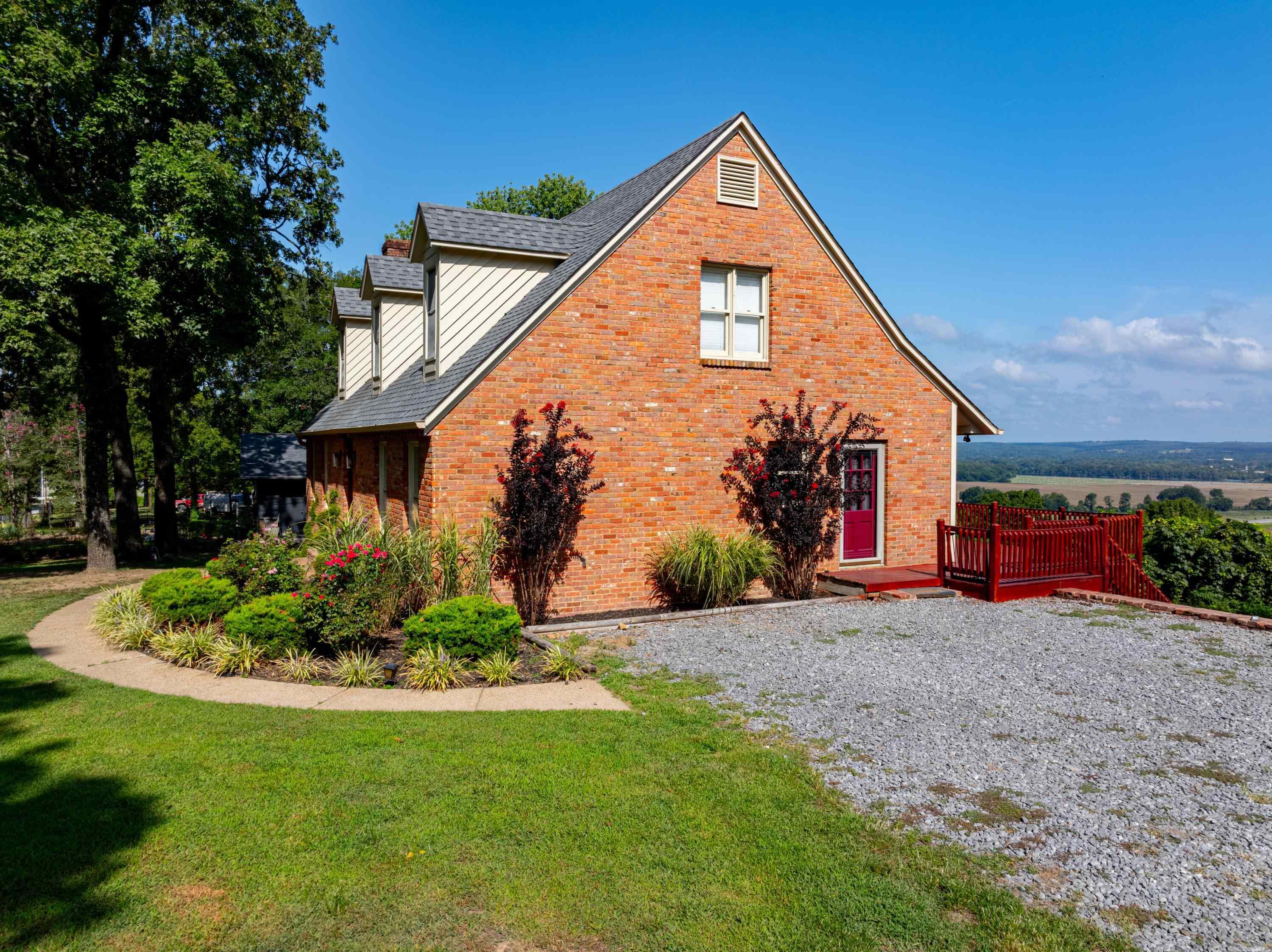 125  Dennison  Batesville, AR
