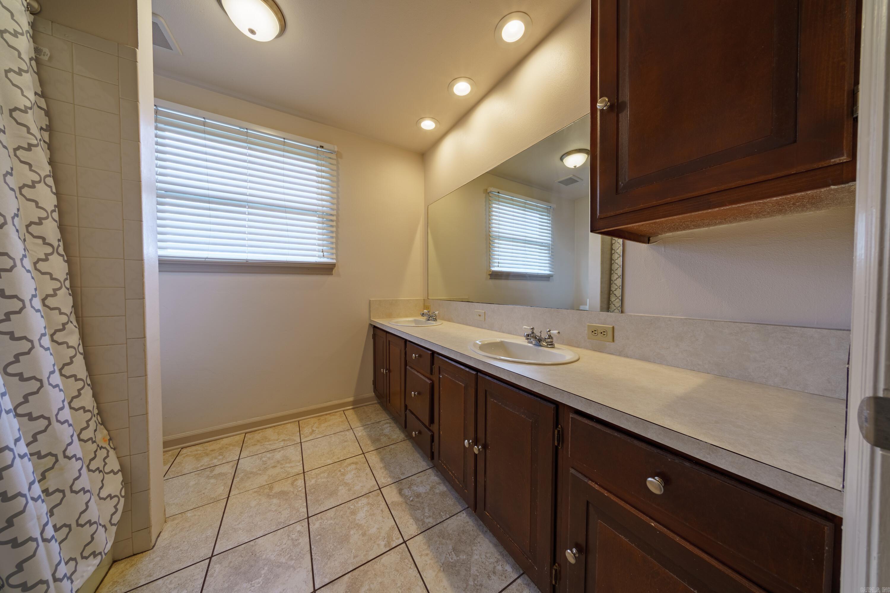 125  Dennison  Batesville, AR