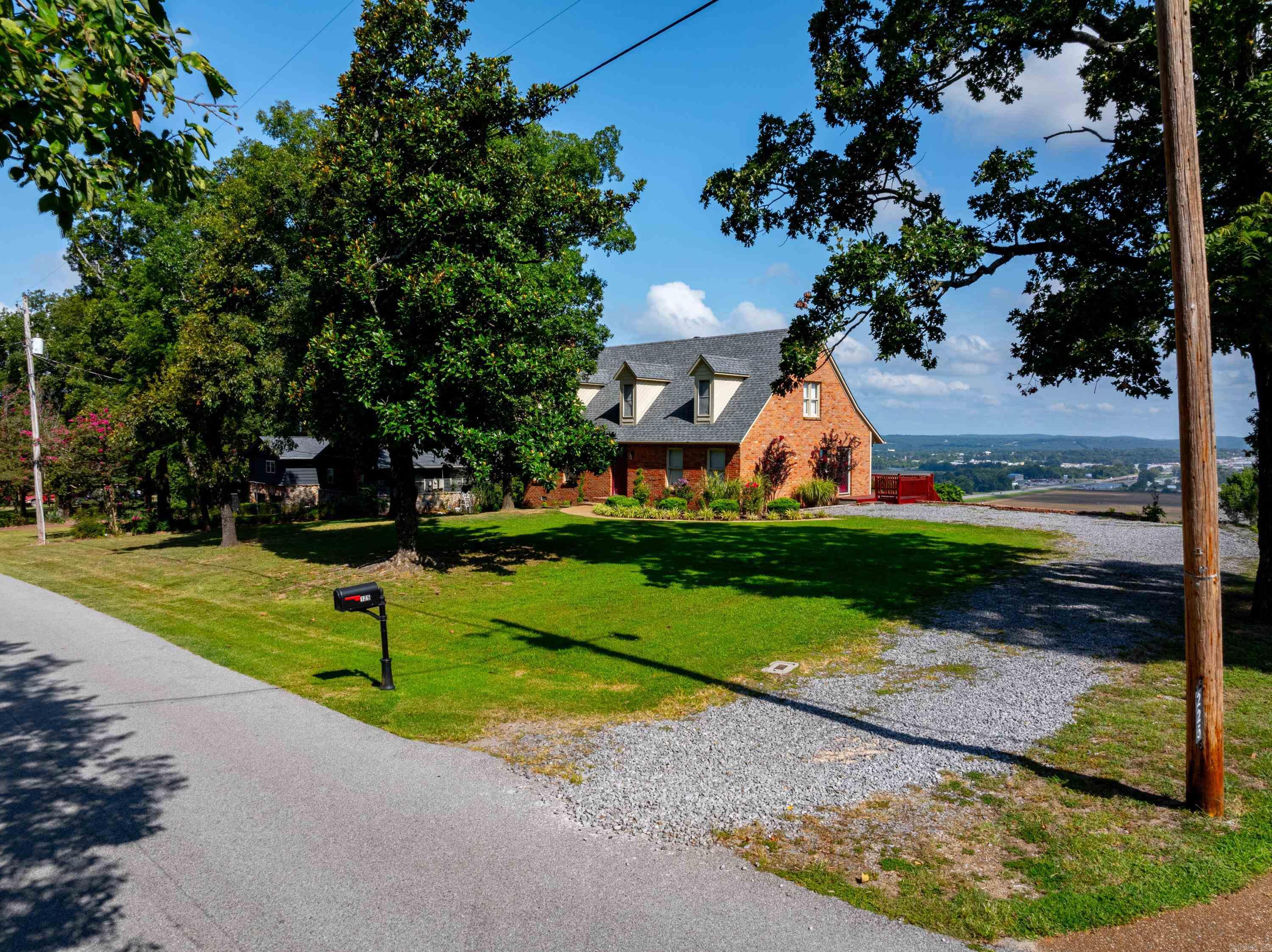 125  Dennison  Batesville, AR