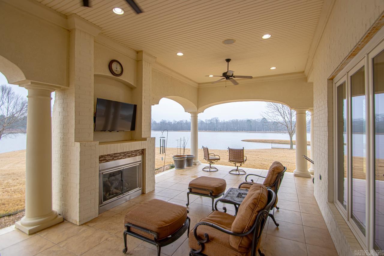 5300  Pleasant Lake  Hensley, AR