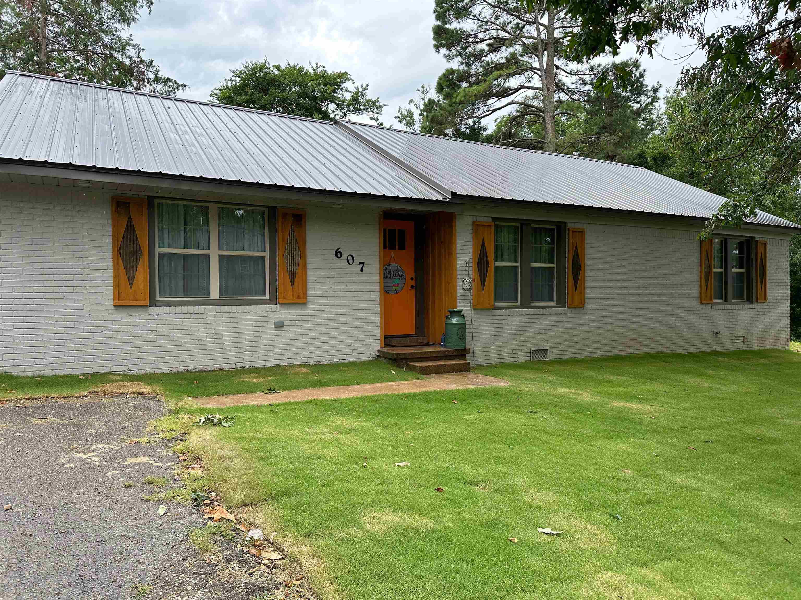 607 E Center  Harrisburg, AR