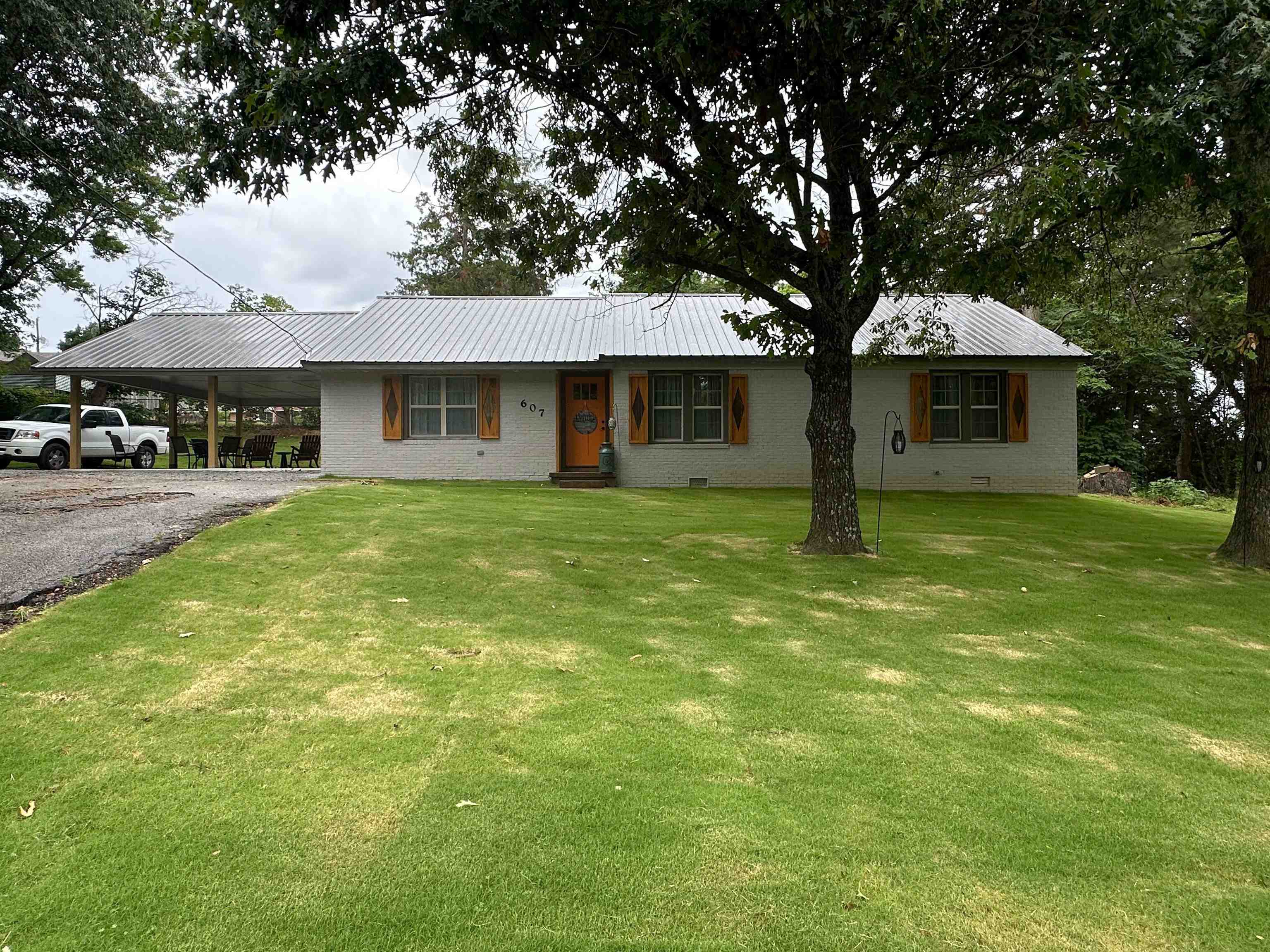 607 E Center  Harrisburg, AR