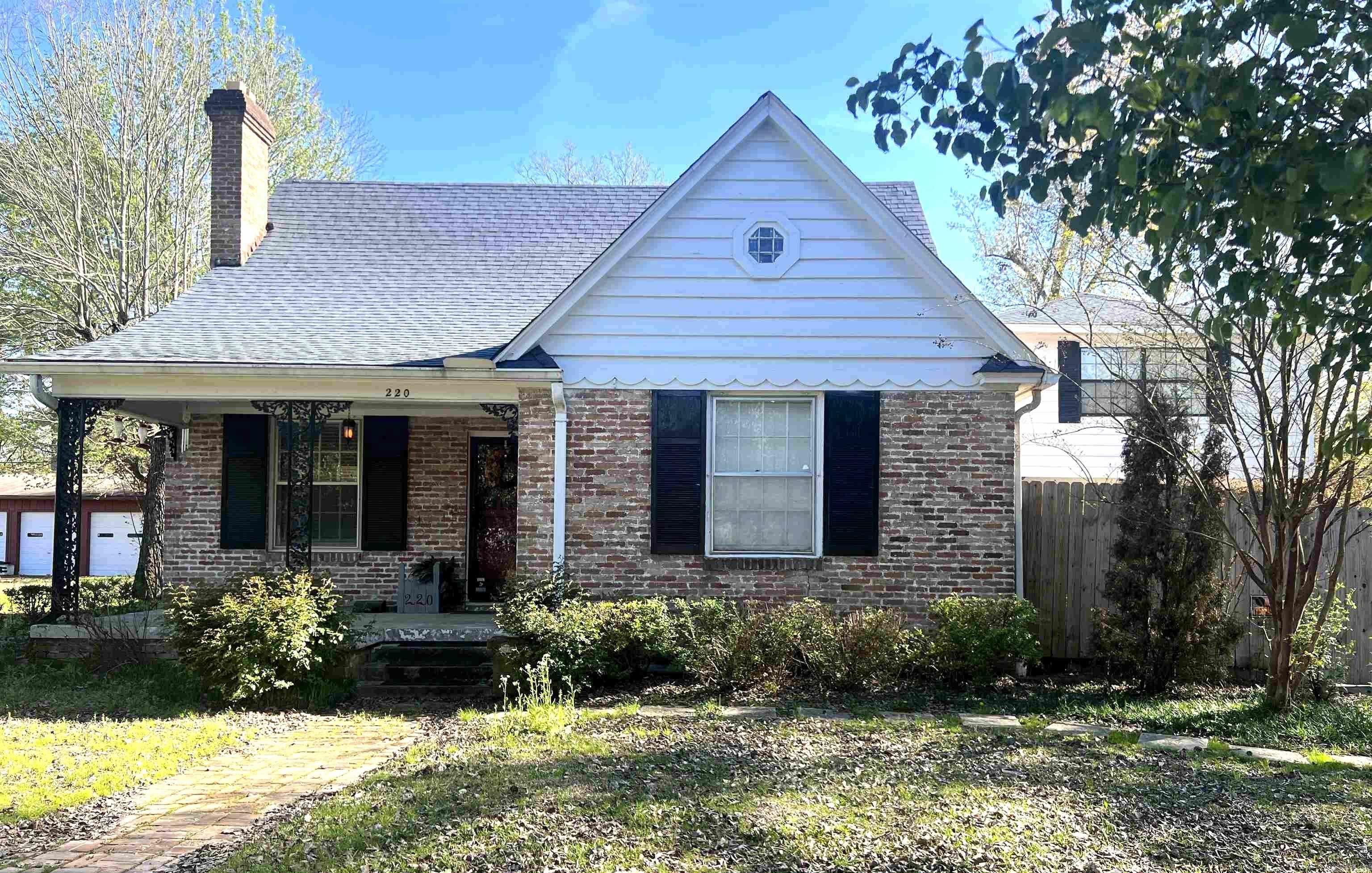 220  Linden Circle  Pine Bluff, AR