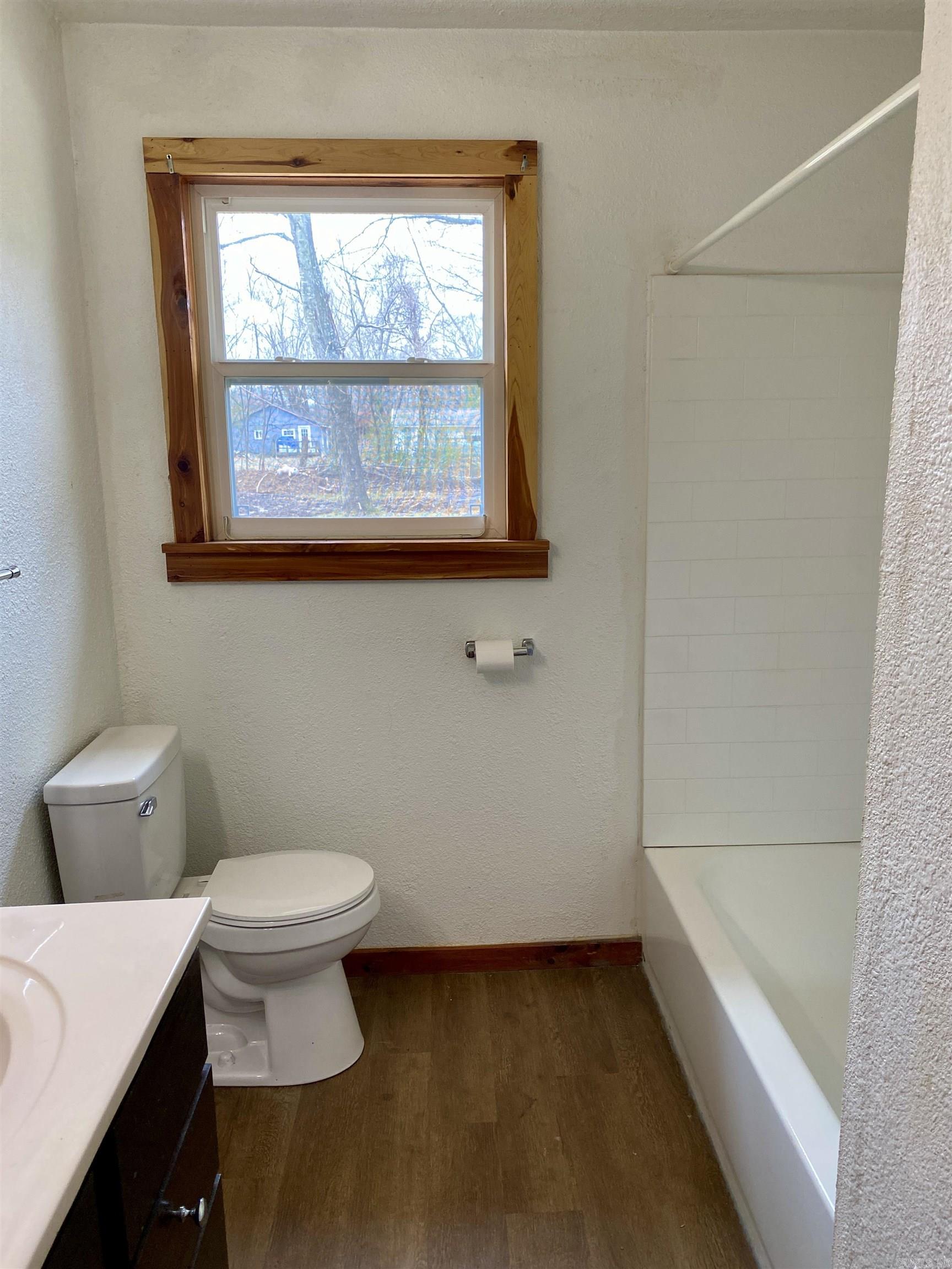 1204  Crescent  Paris, AR