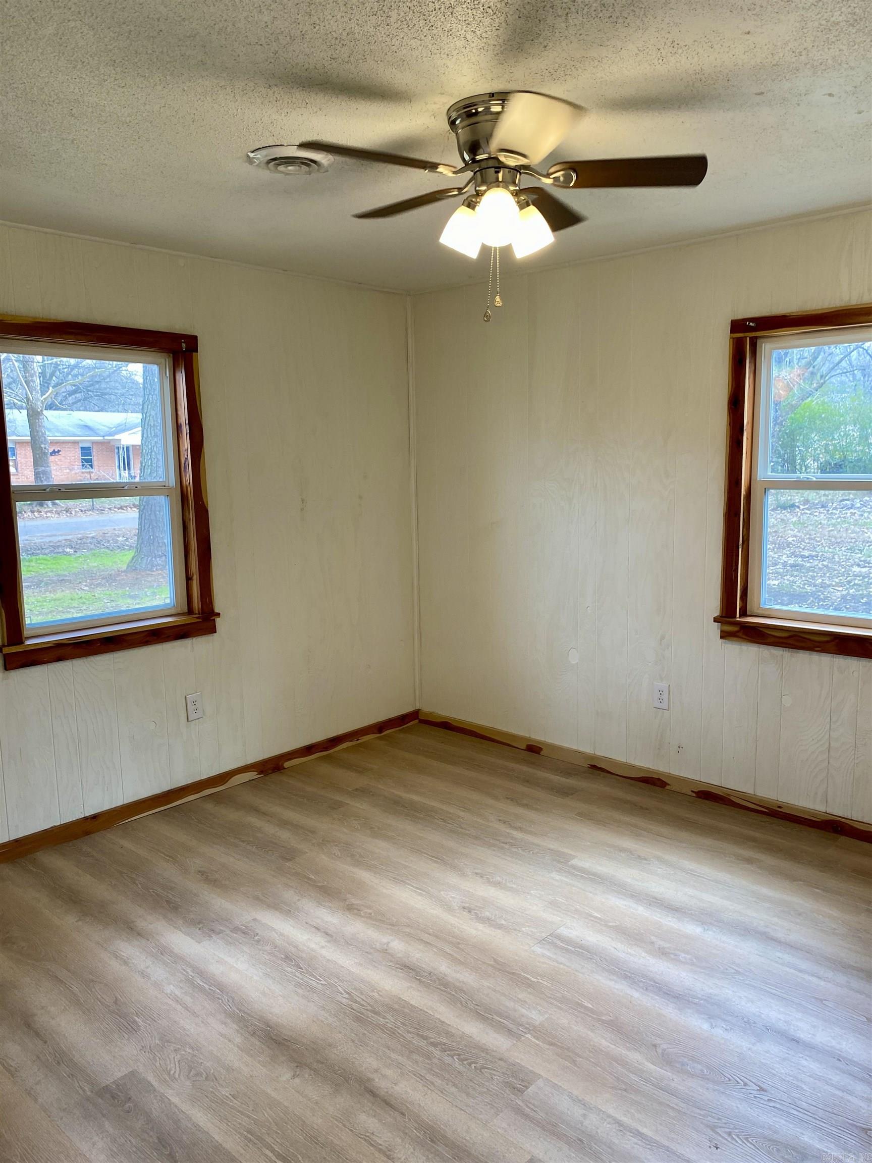 1204  Crescent  Paris, AR