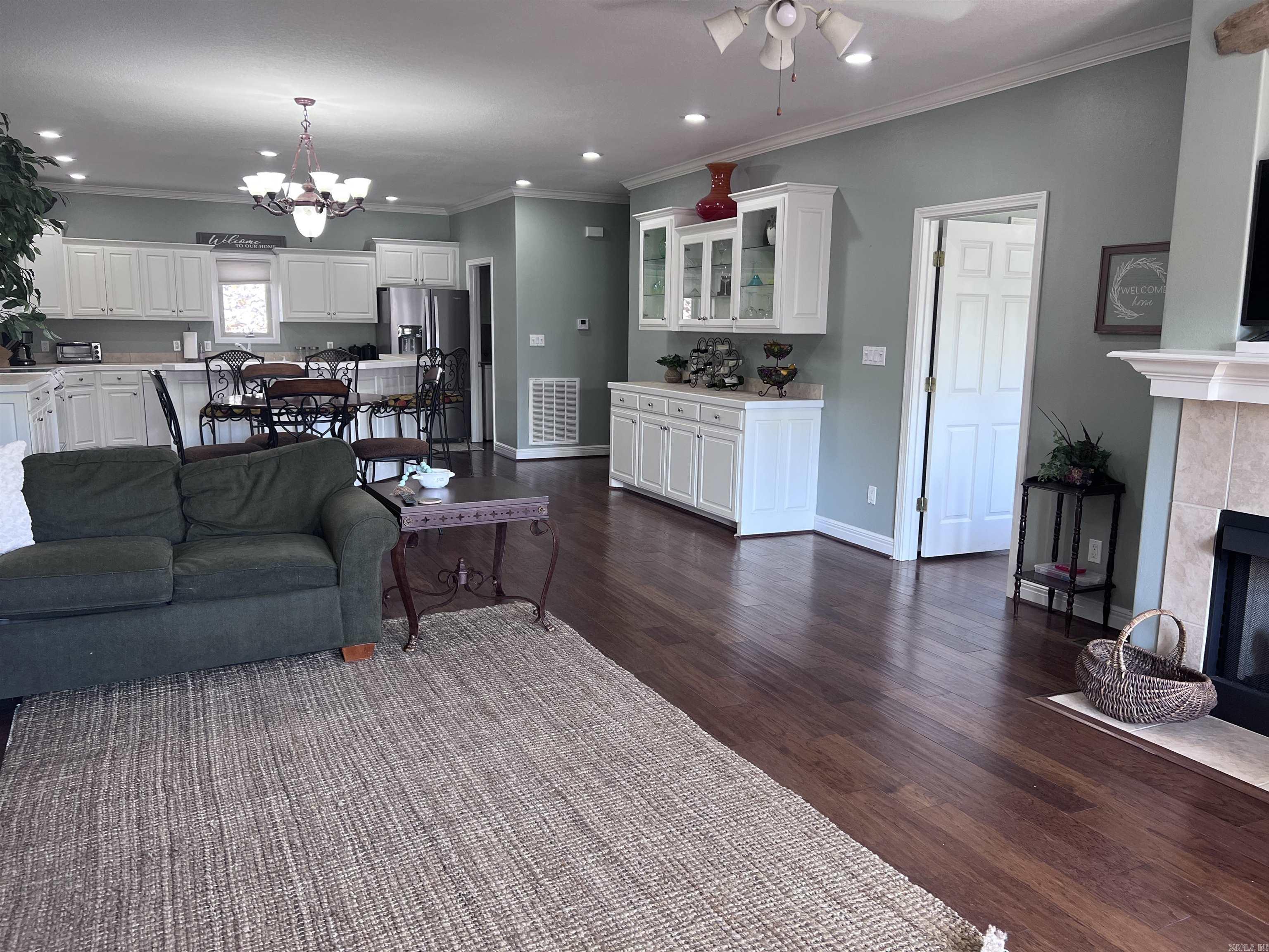 137  Central Terrace  Hot Springs, AR