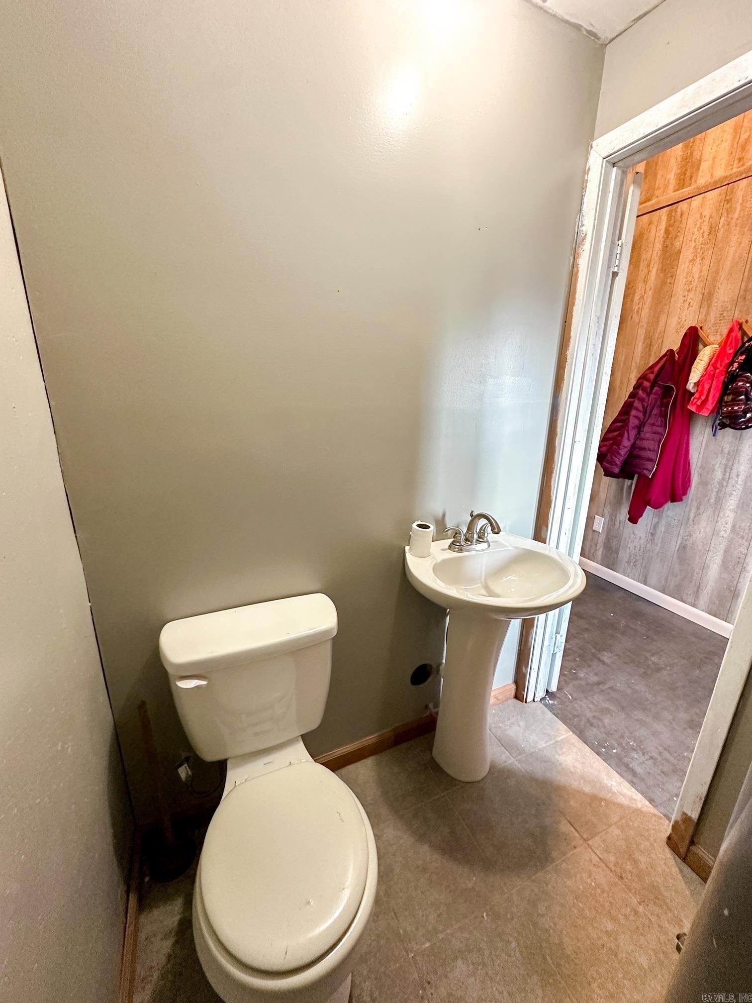 4149  Henderson Road  Clinton, AR