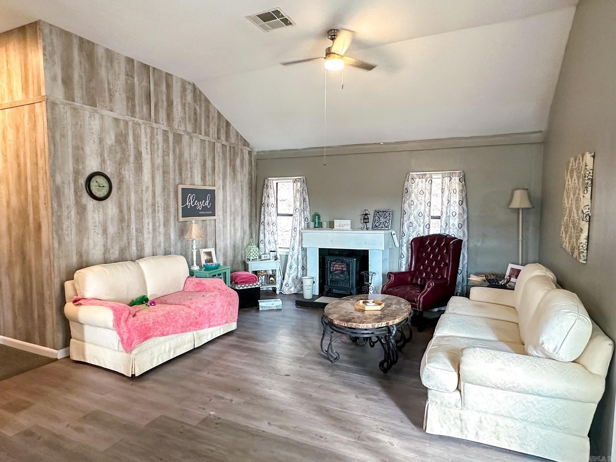 4149  Henderson Road  Clinton, AR