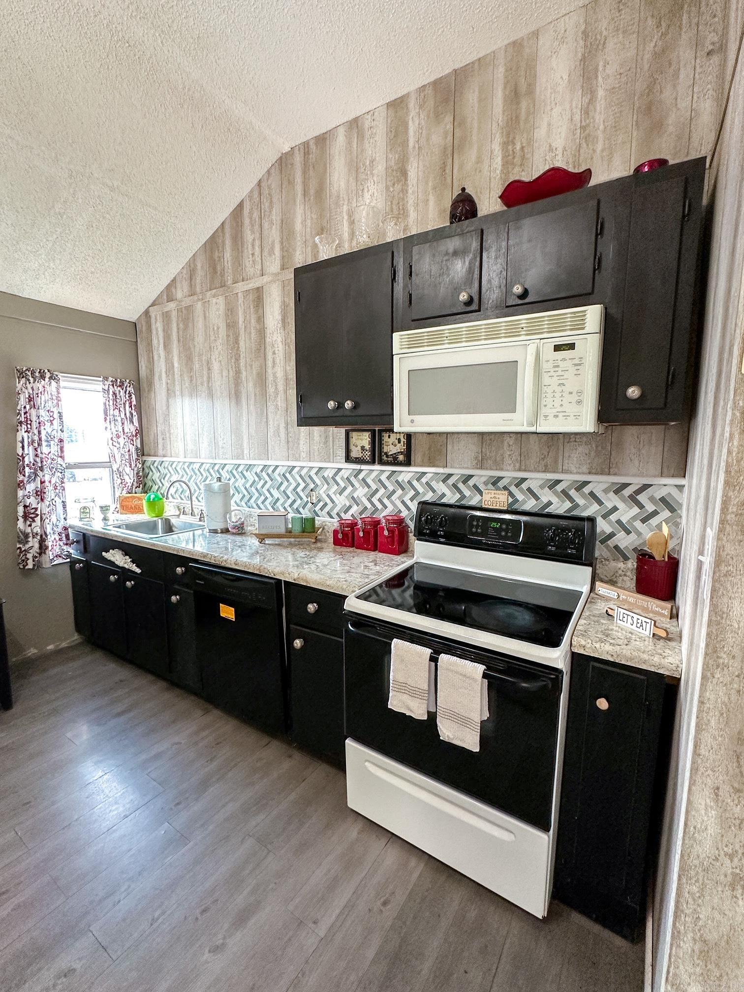 4149  Henderson Road  Clinton, AR
