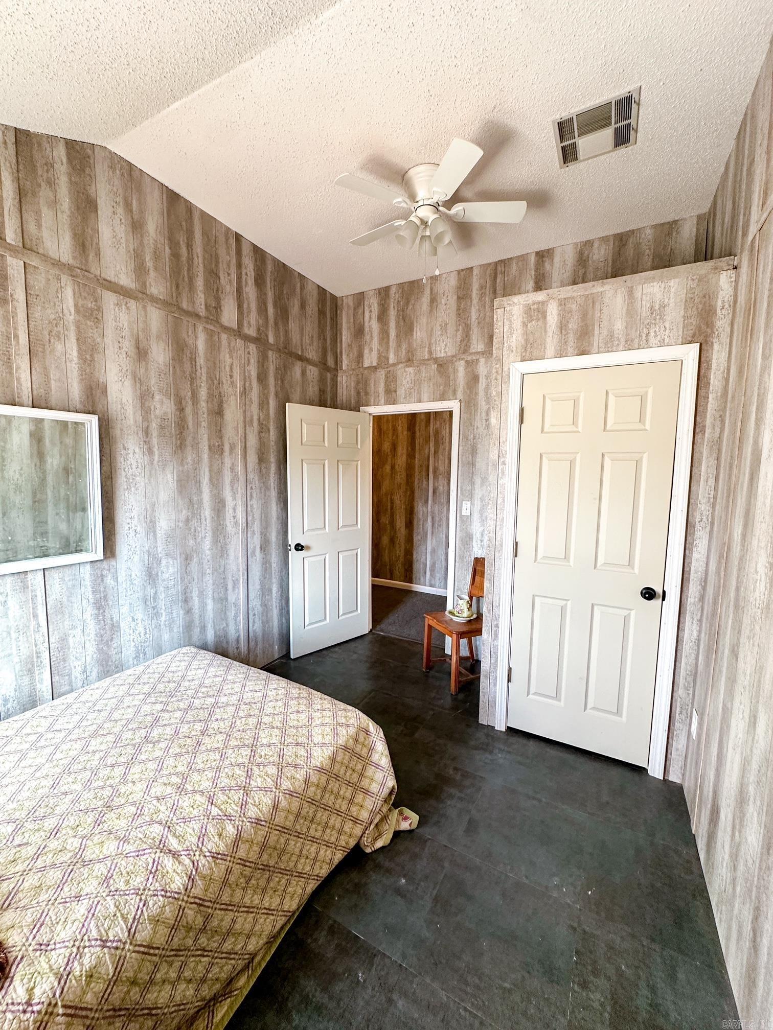 4149  Henderson Road  Clinton, AR