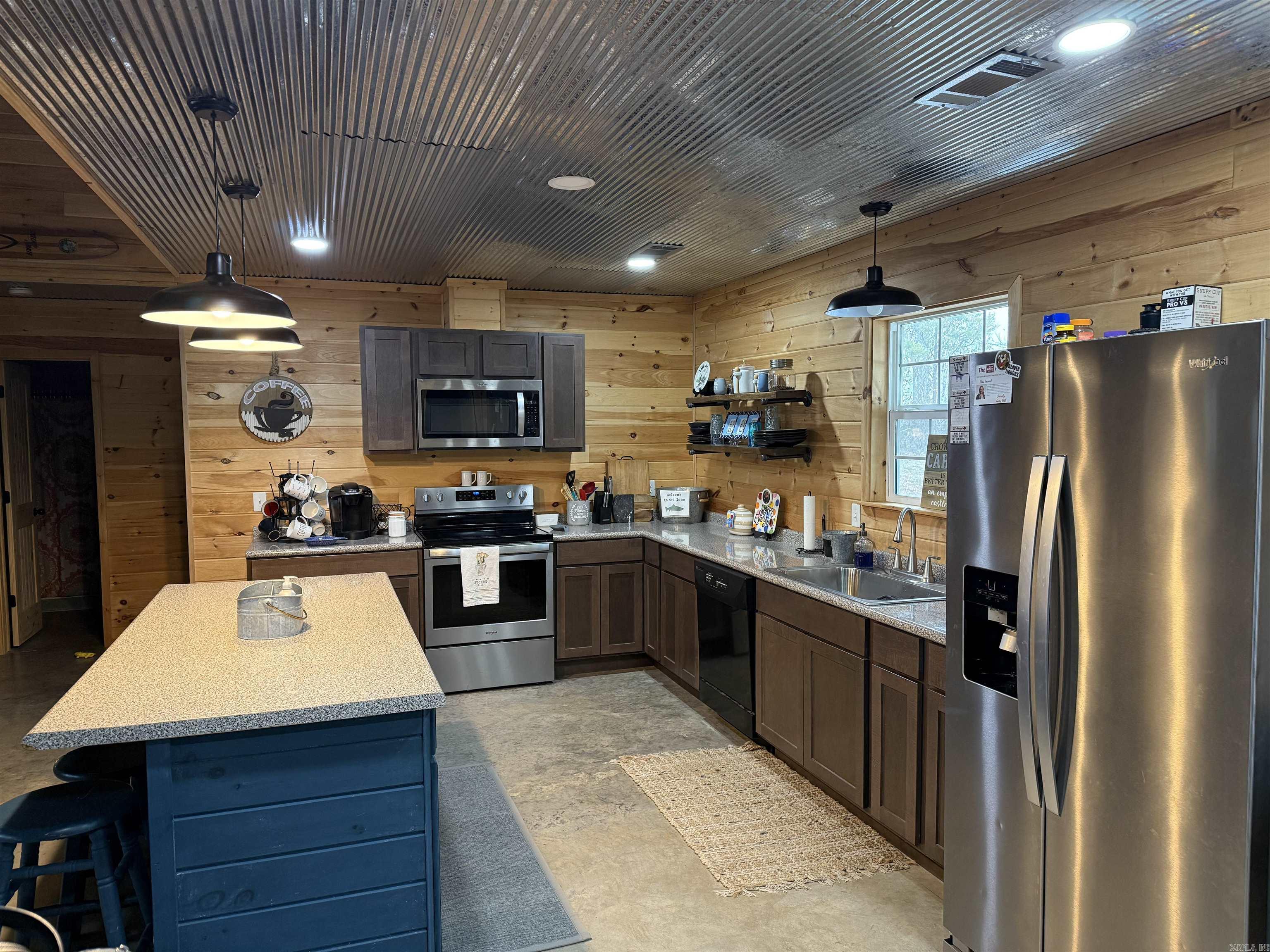385 Section Line Road Greers Ferry, AR 72067