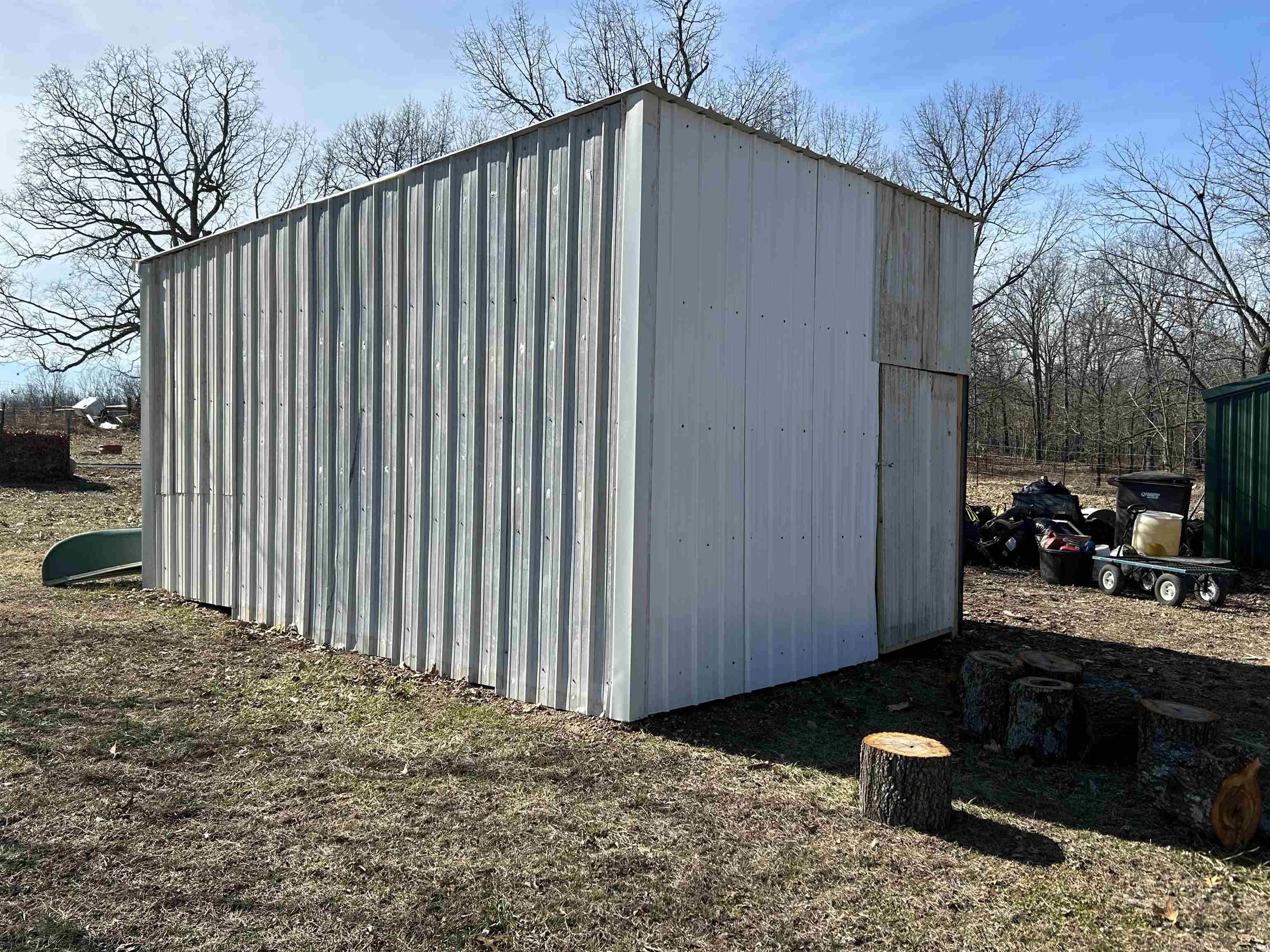 7738 P Highway Highway Koshkonong, MO 65692-7669