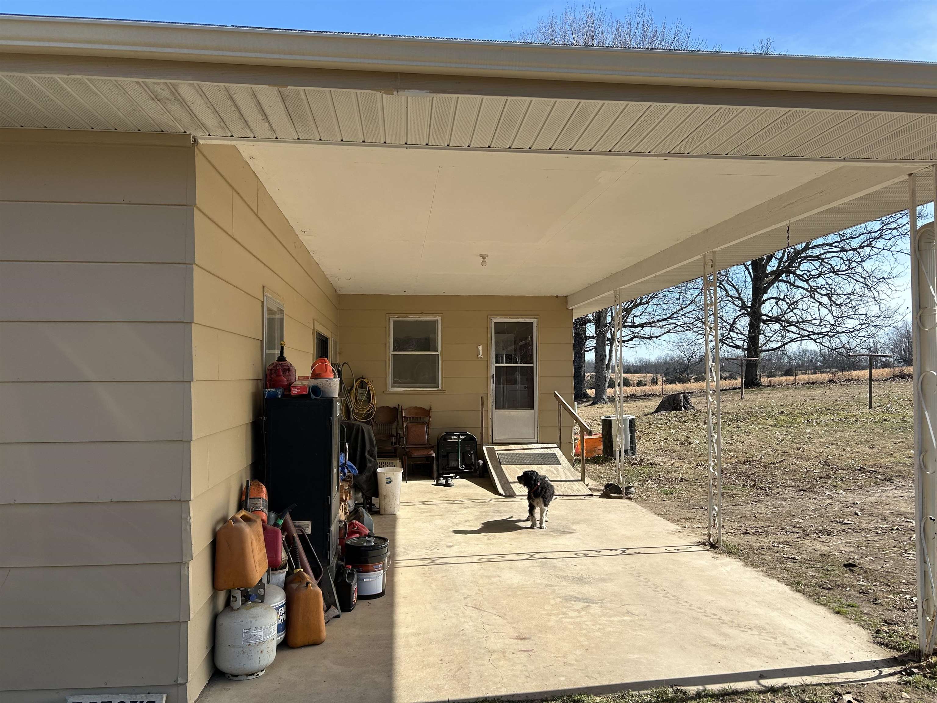 7738 P Highway Highway Koshkonong, MO 65692-7669