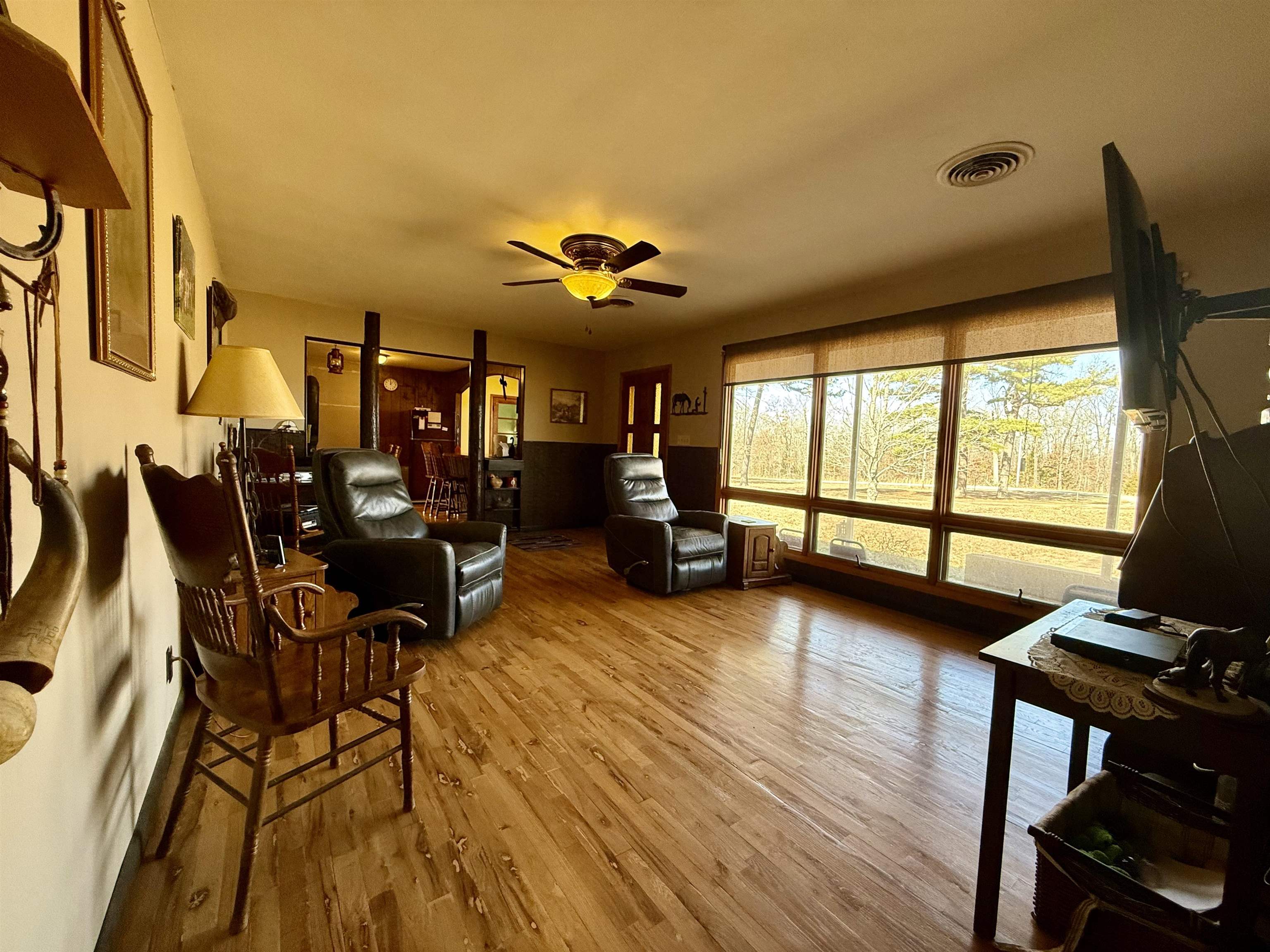 7738 P Highway Highway Koshkonong, MO 65692-7669