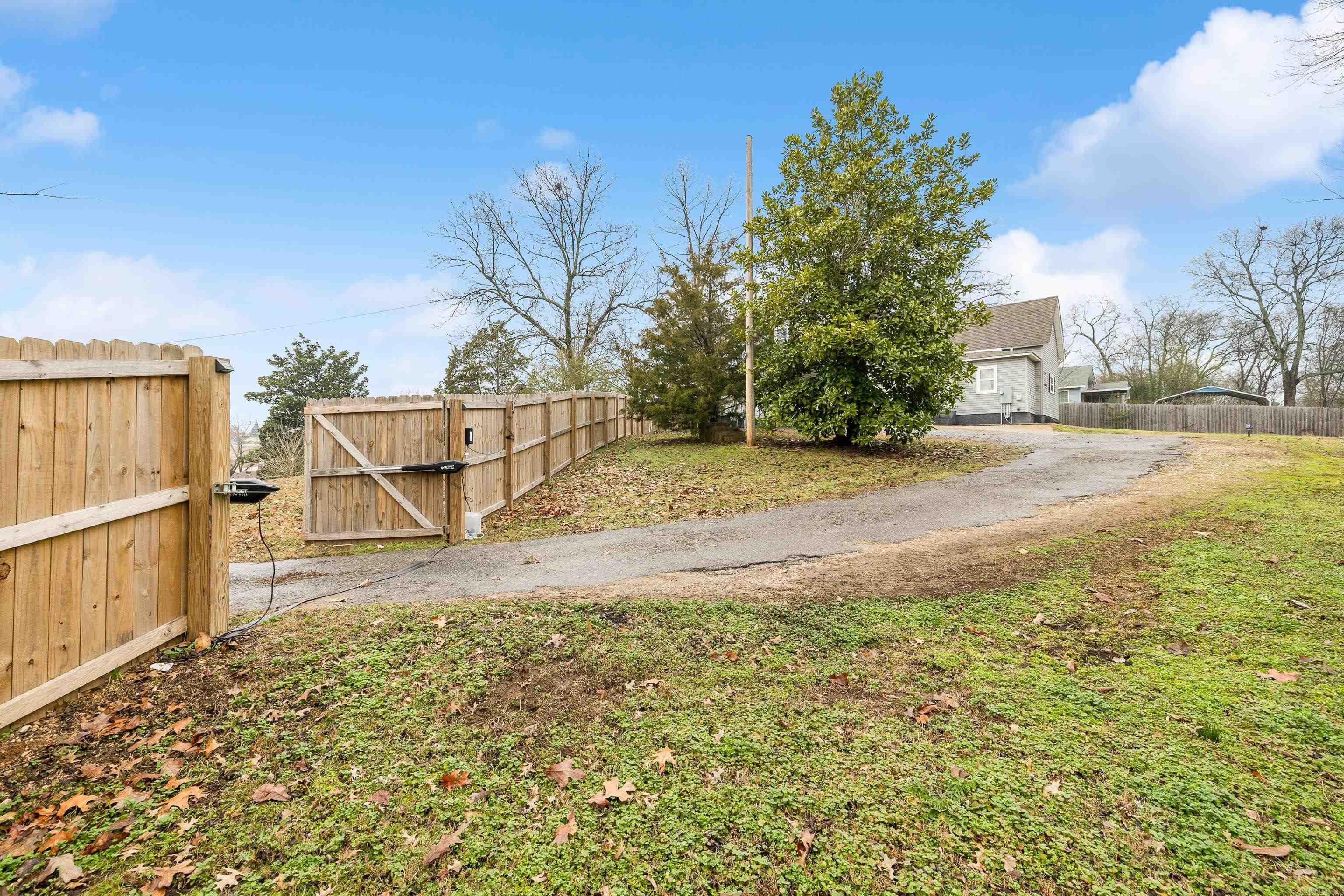 226 S 1st Street Benton, AR 72015