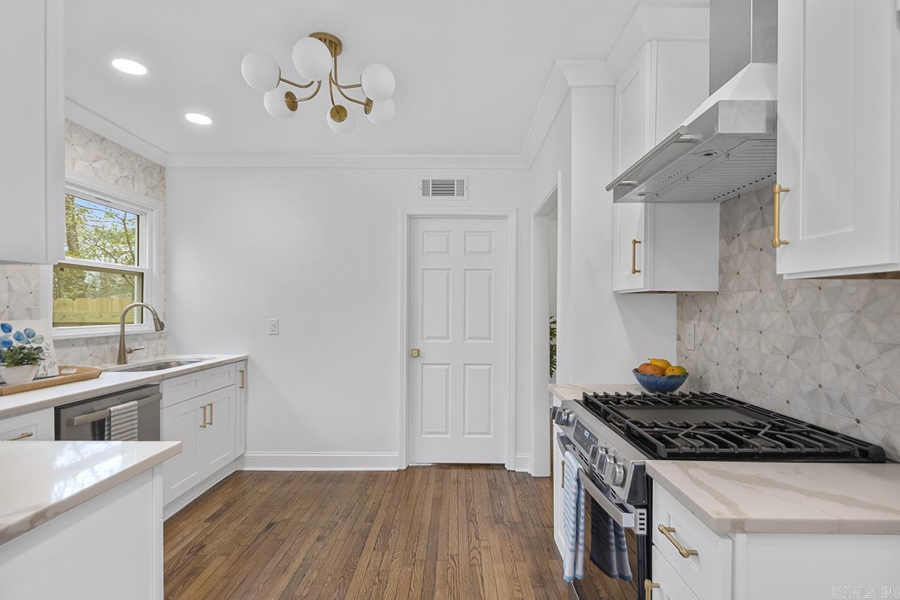 6404 Cantrell Rd Little Rock, AR 72207