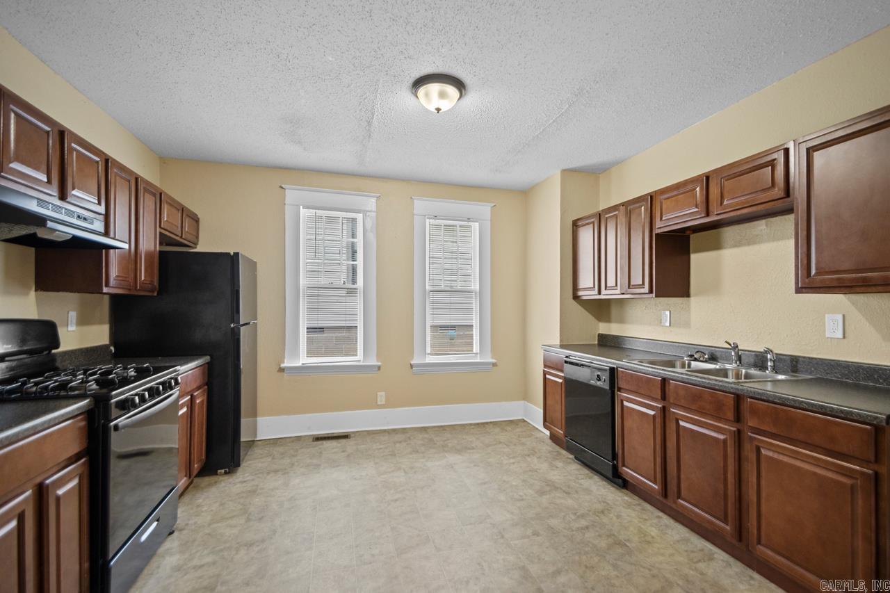 908  Lewis  Little Rock, AR