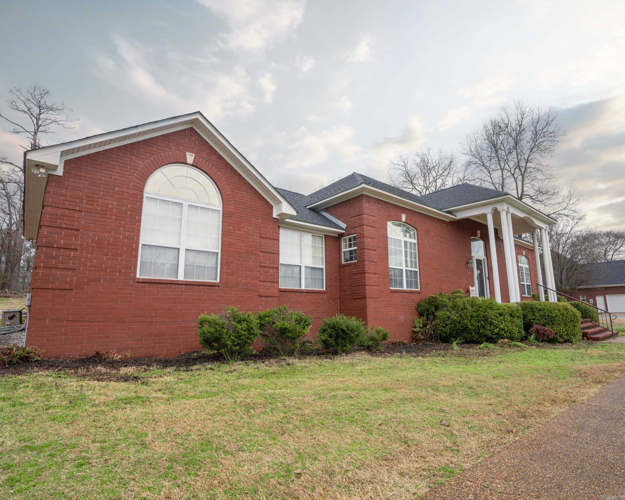 146 White Eagle Hot Springs, AR 71913