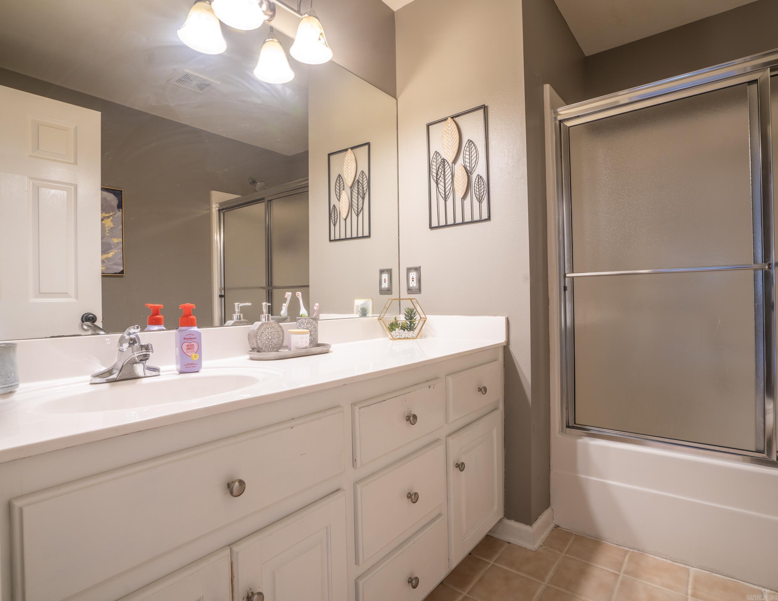 146 White Eagle Hot Springs, AR 71913