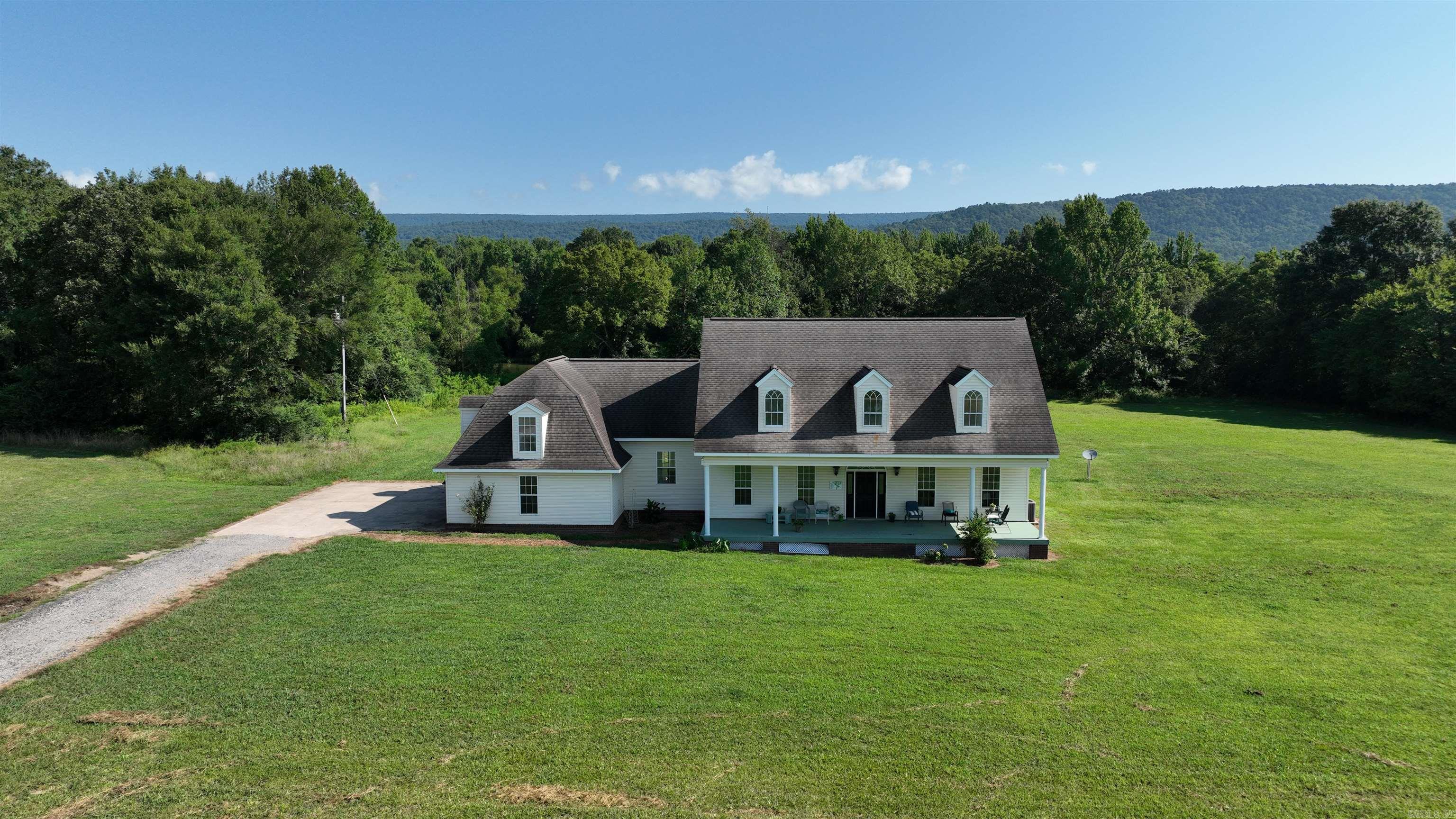 5776  Hwy 8 W  Mena, AR
