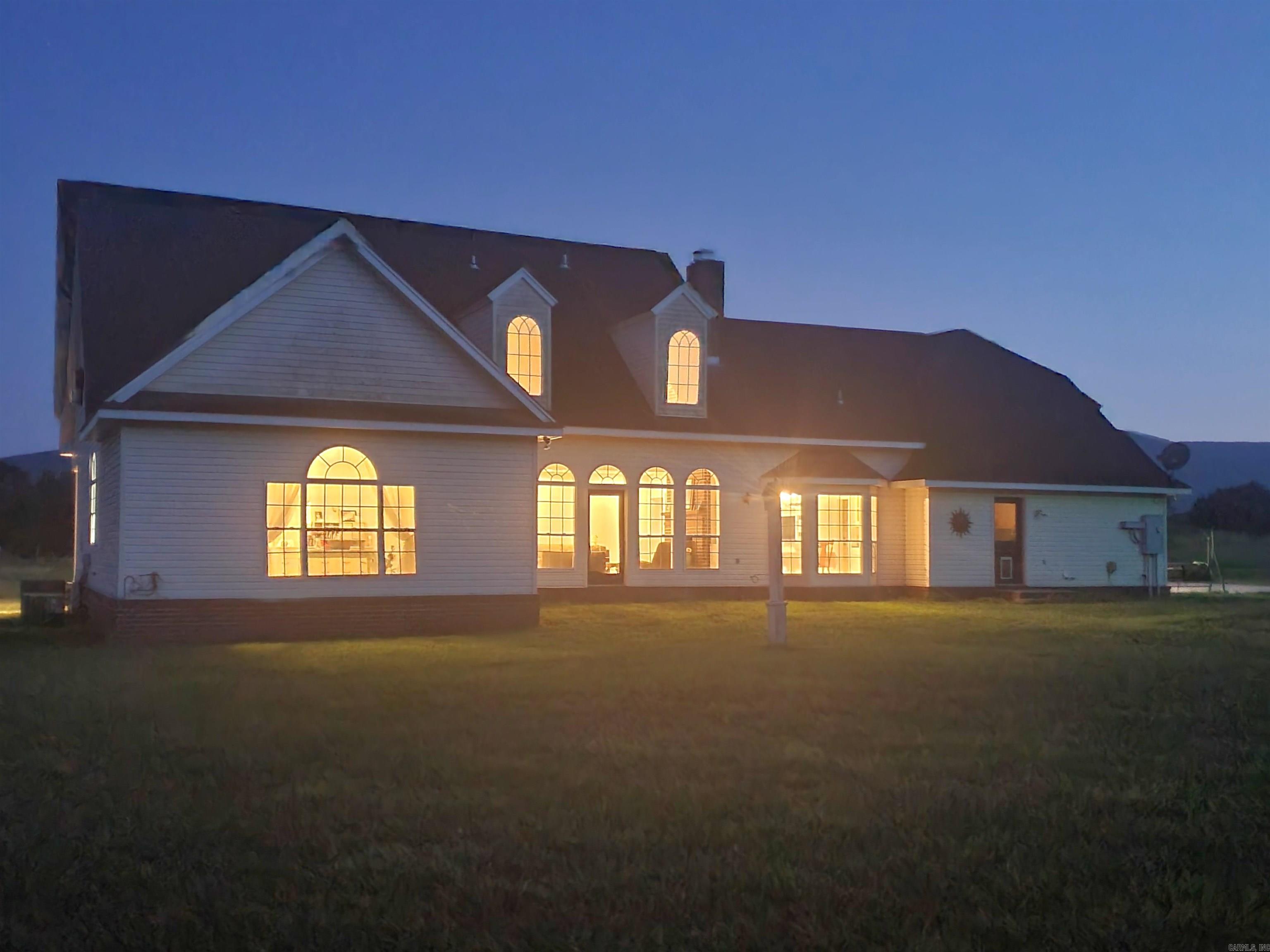 5776  Hwy 8 W  Mena, AR