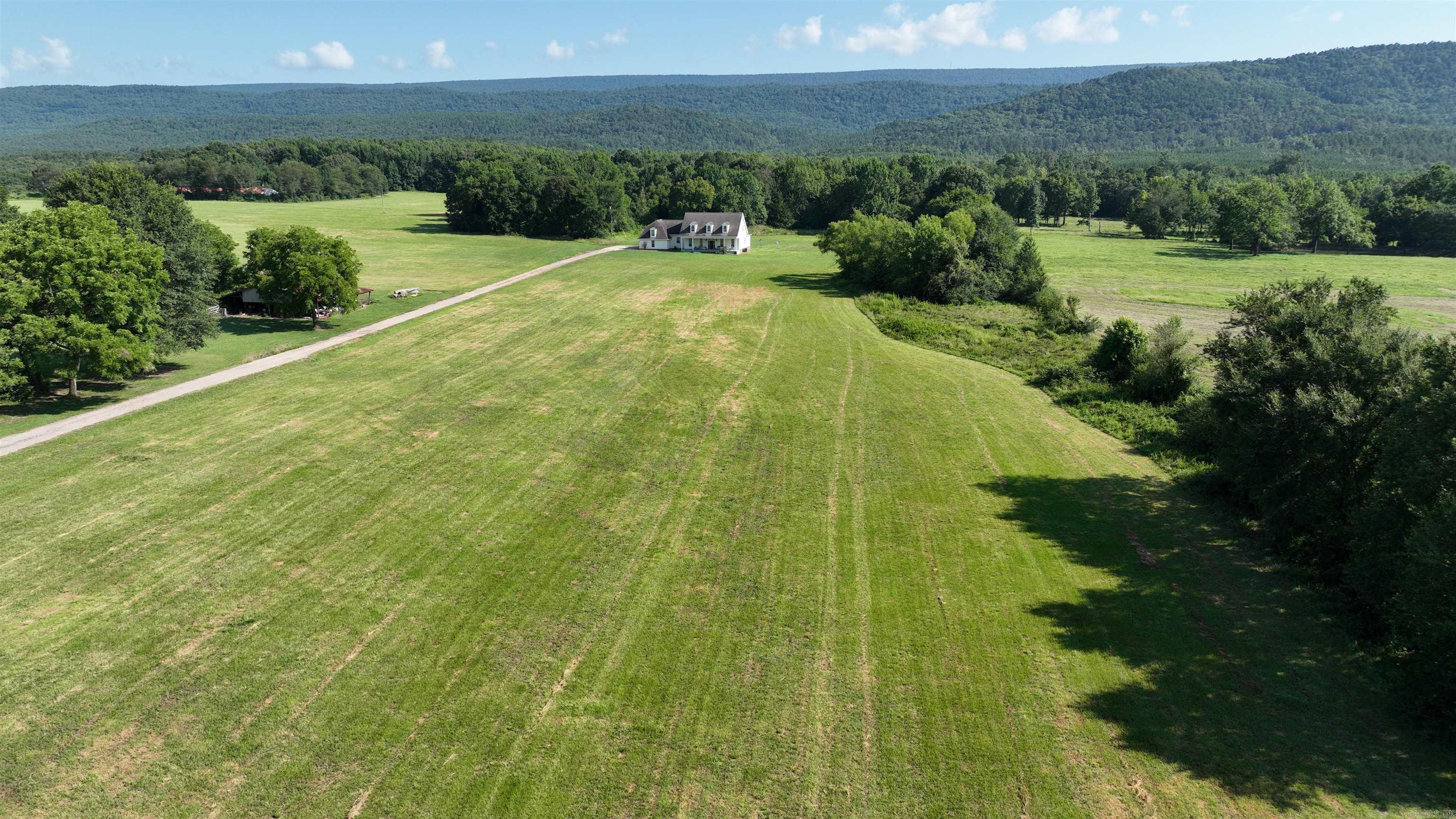 5776  Hwy 8 W  Mena, AR