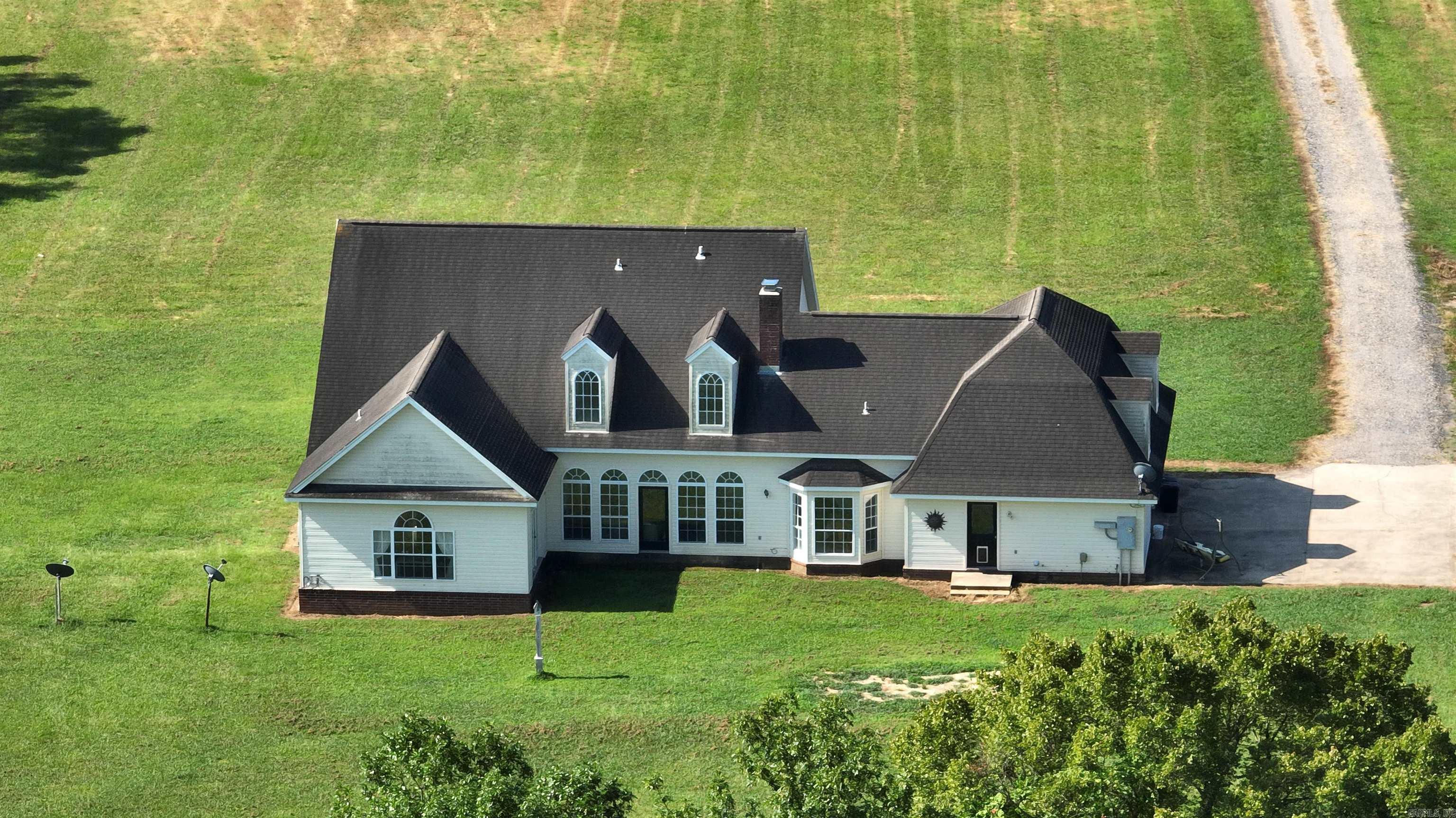 5776  Hwy 8 W  Mena, AR