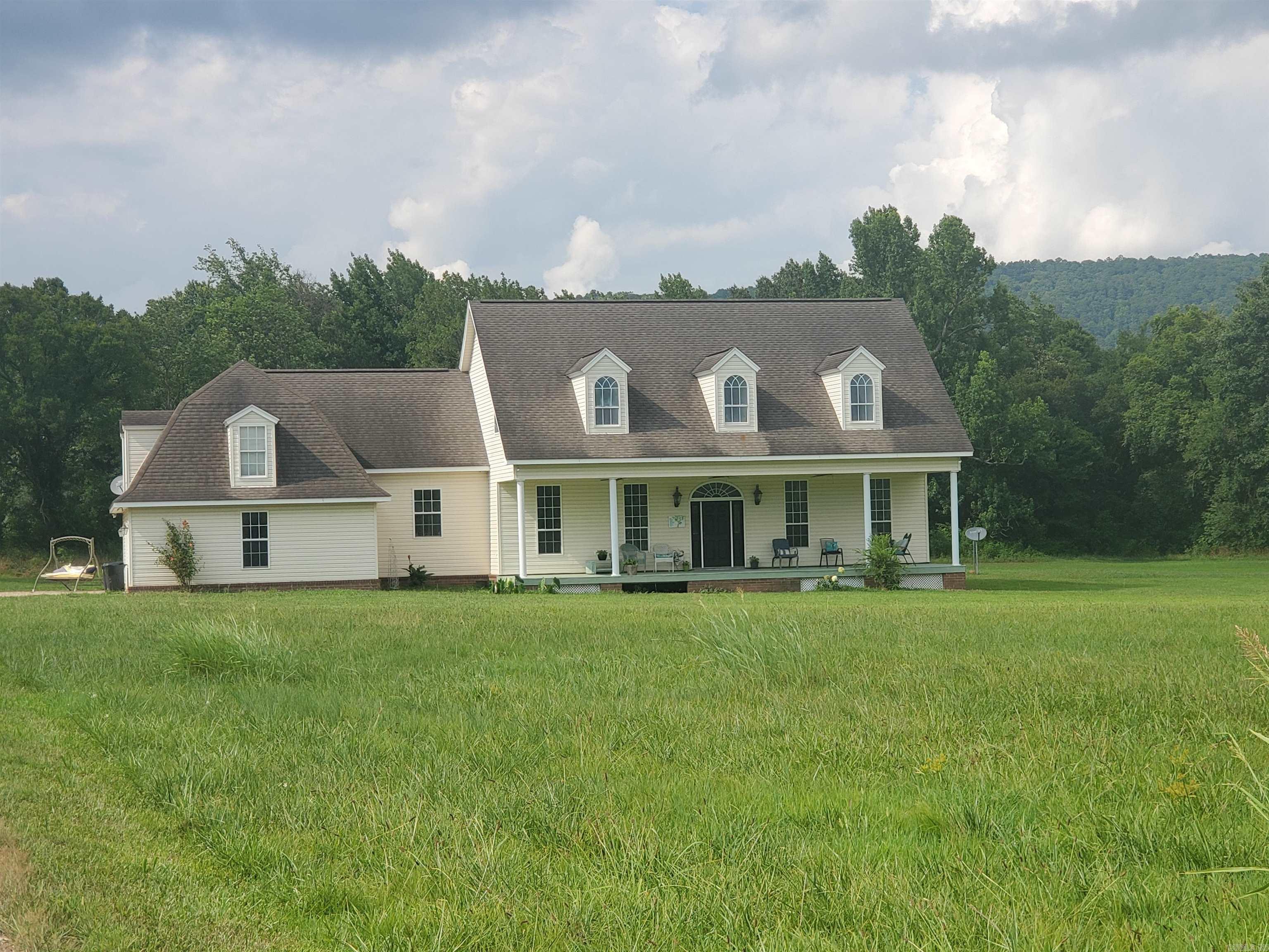 5776  Hwy 8 W  Mena, AR