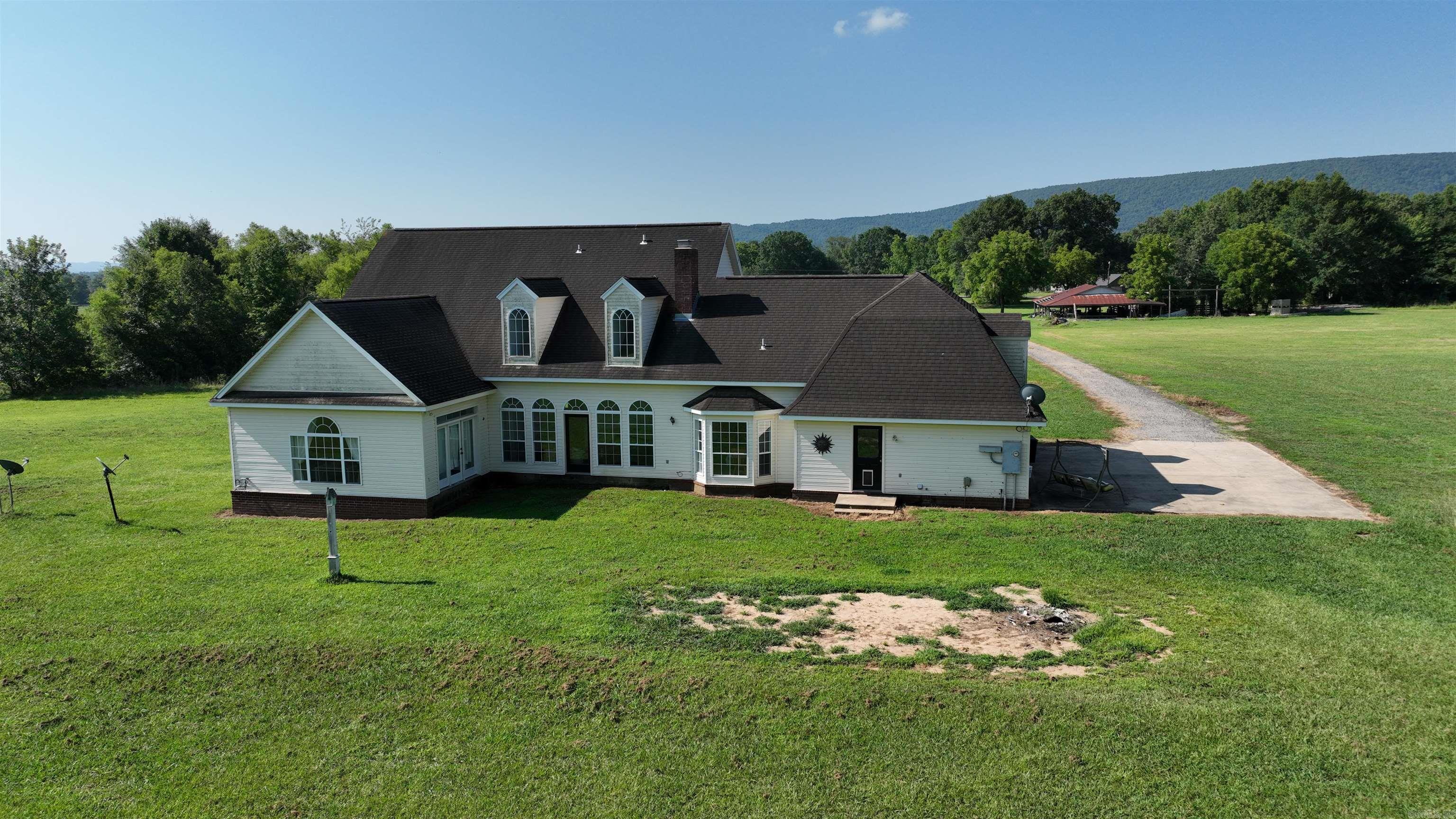 5776  Hwy 8 W  Mena, AR