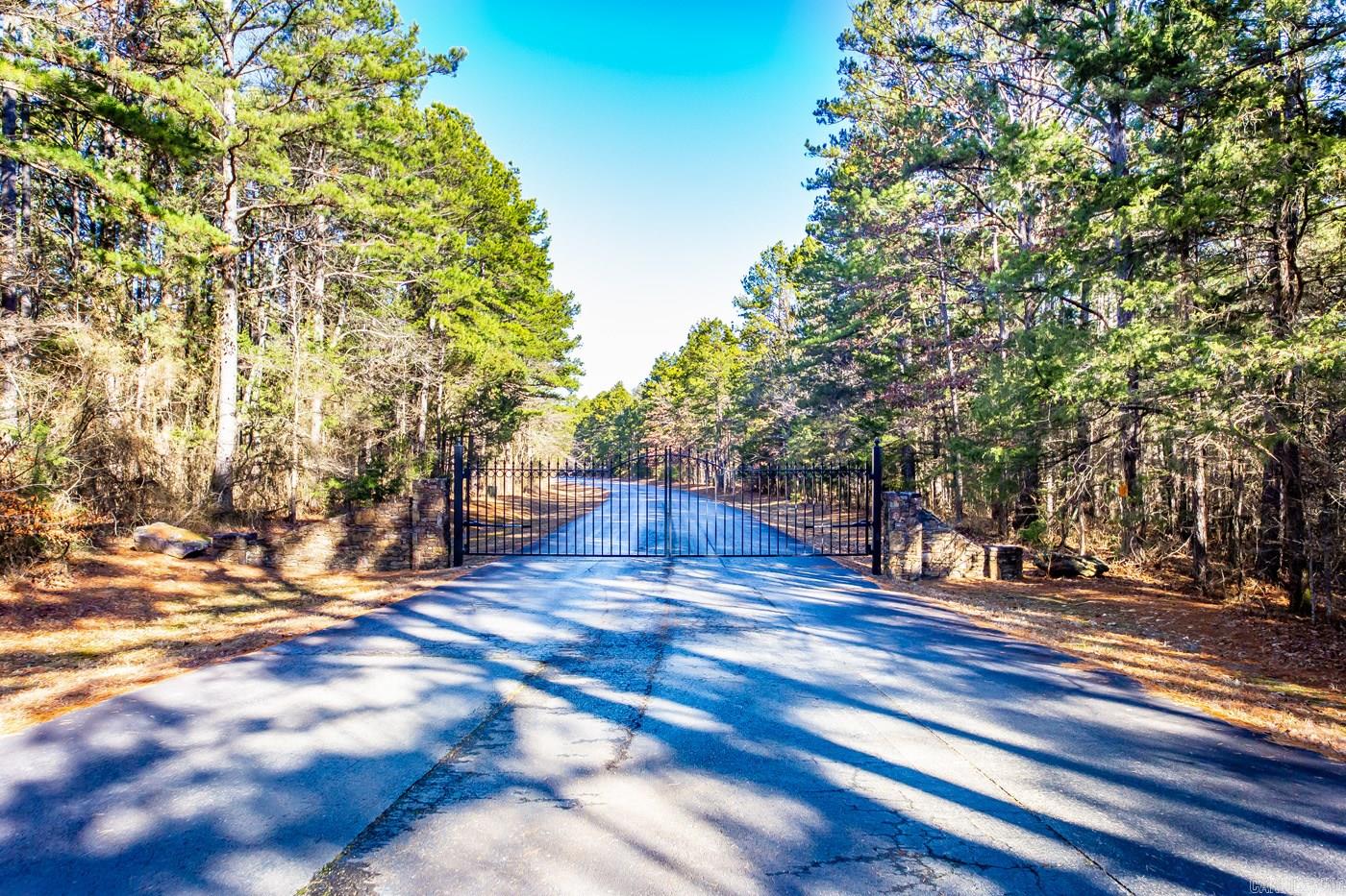 000  WOODS LANE  Clinton, AR