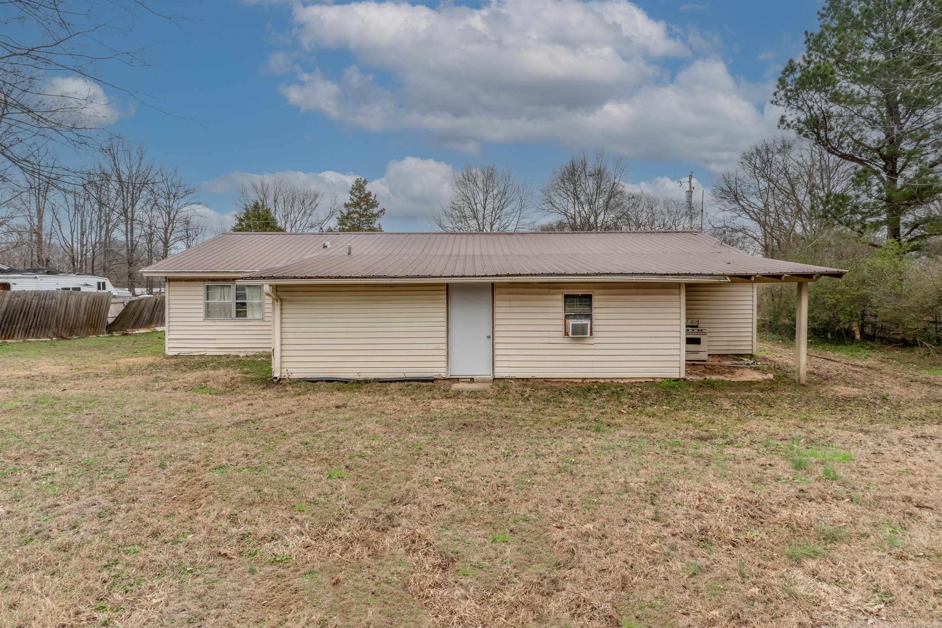 1219 N Parker  Haskell, AR