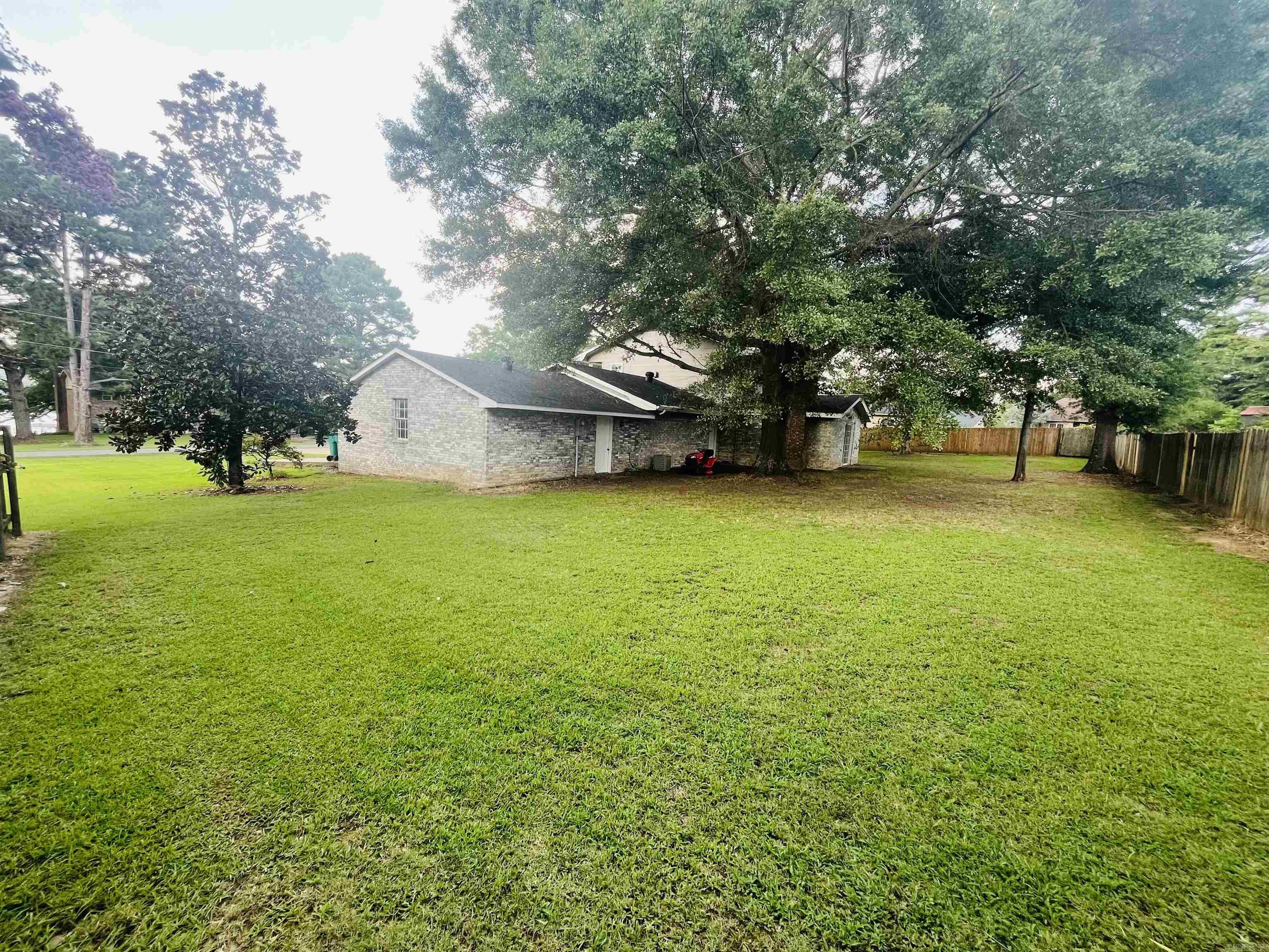 213 N Shore dr 213 N Shore Dr Russellville, AR