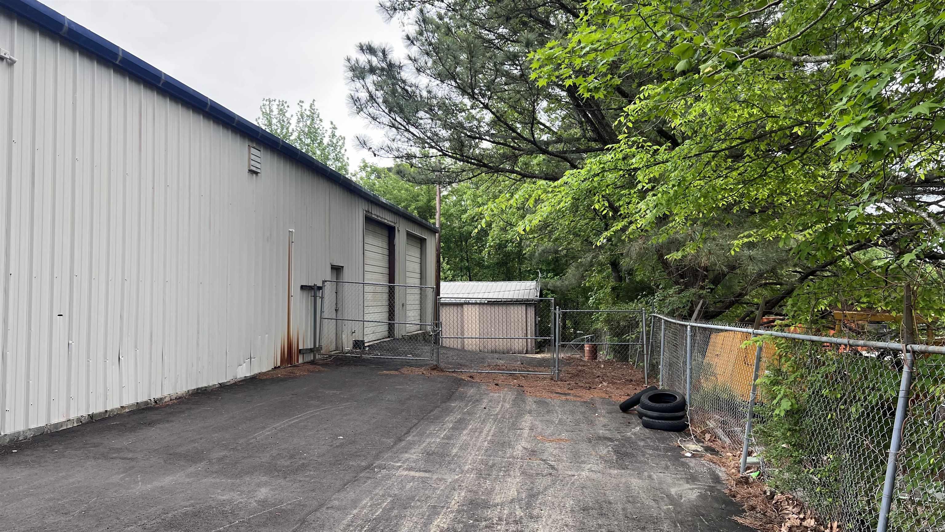 18709  Interstate 30 Frontage Rd  Benton, AR