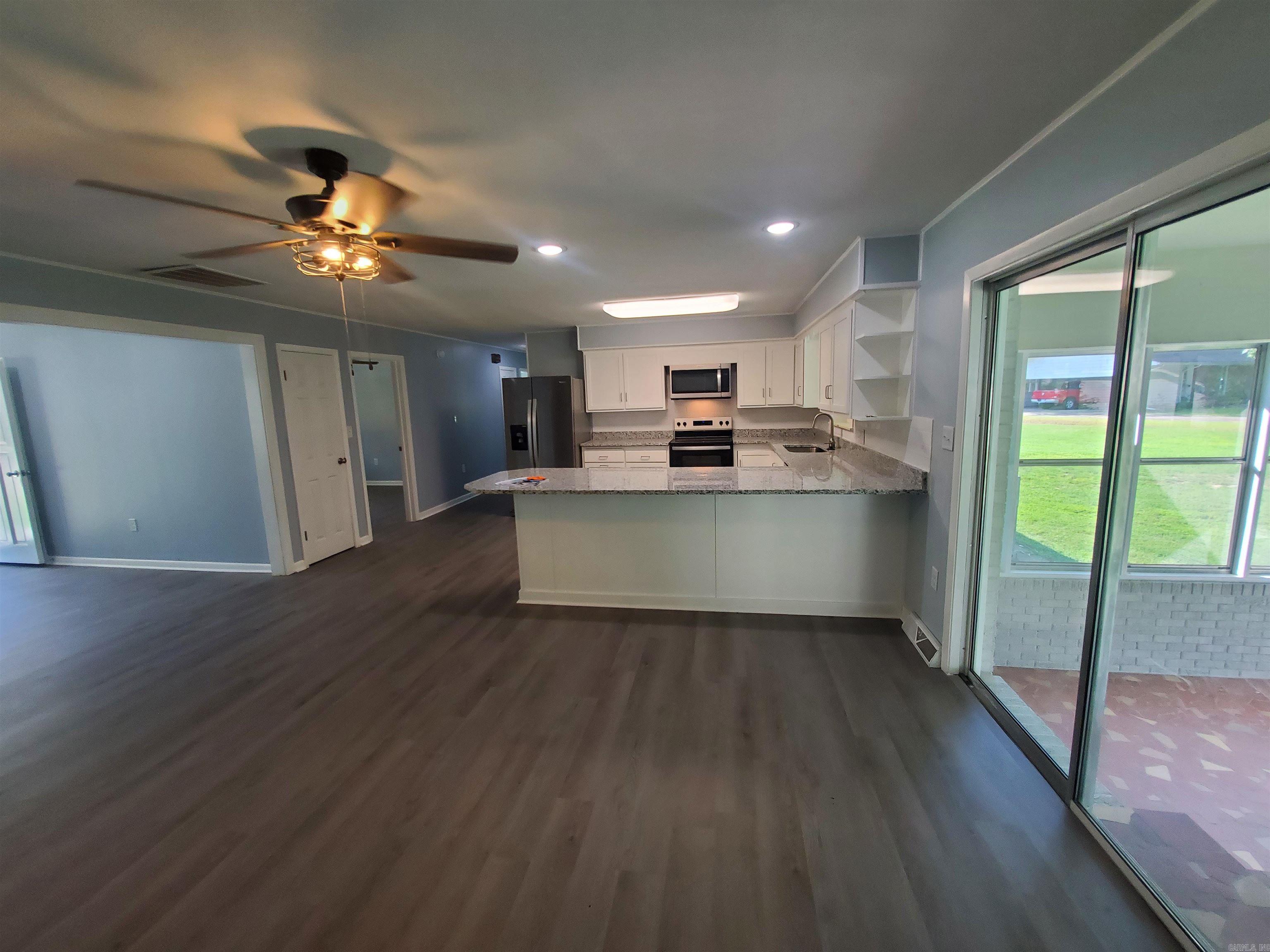 1017 Homecrest Drive Piggott, AR 72454