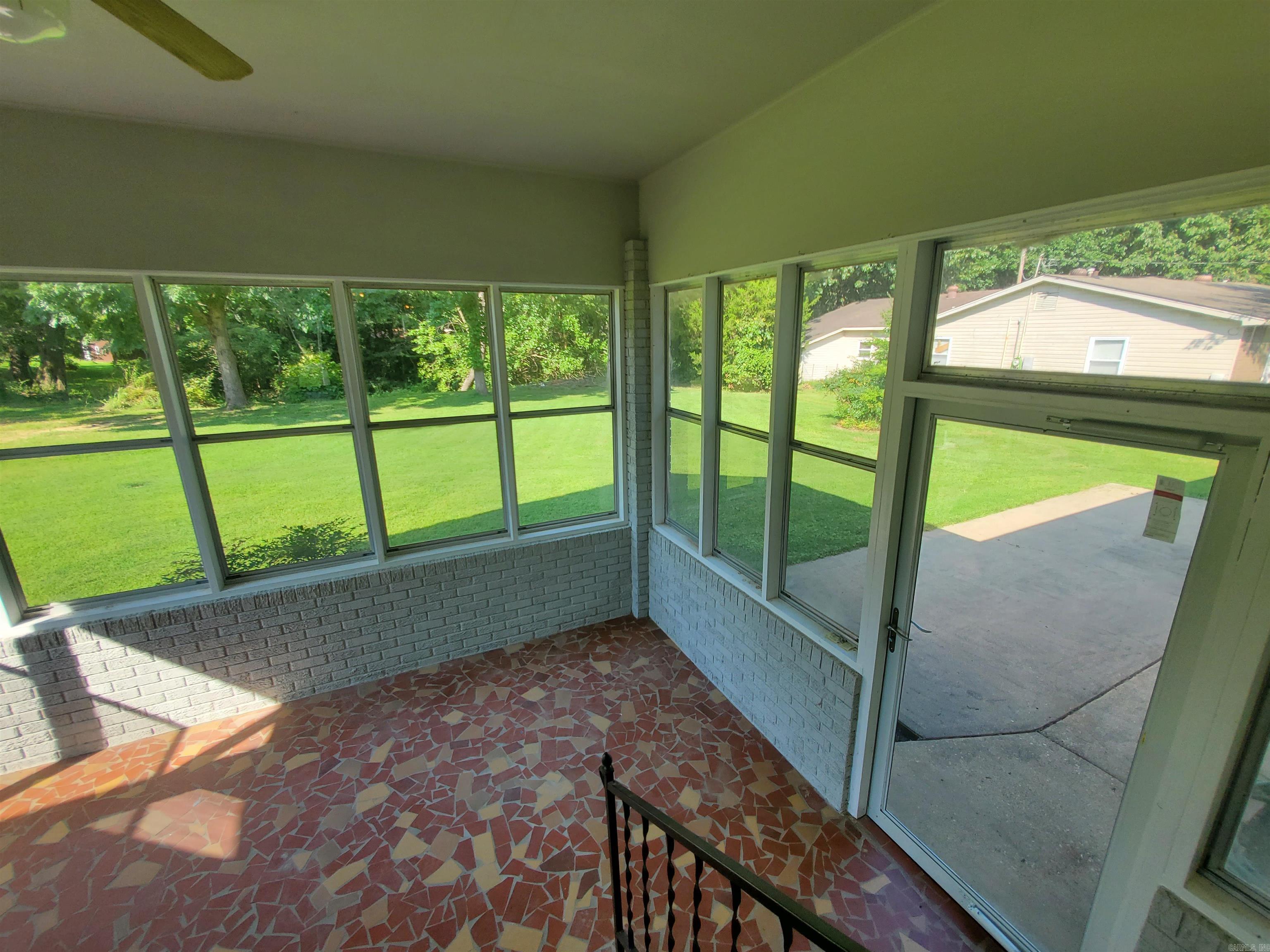 1017 Homecrest Drive Piggott, AR 72454