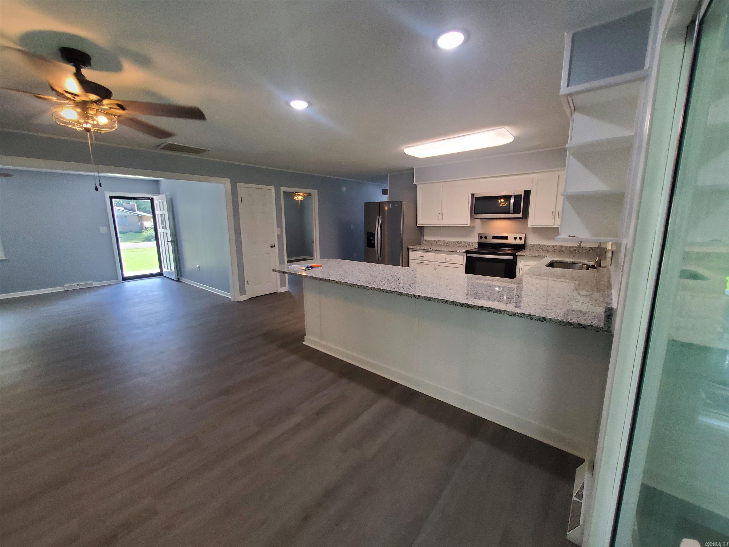 1017 Homecrest Drive Piggott, AR 72454