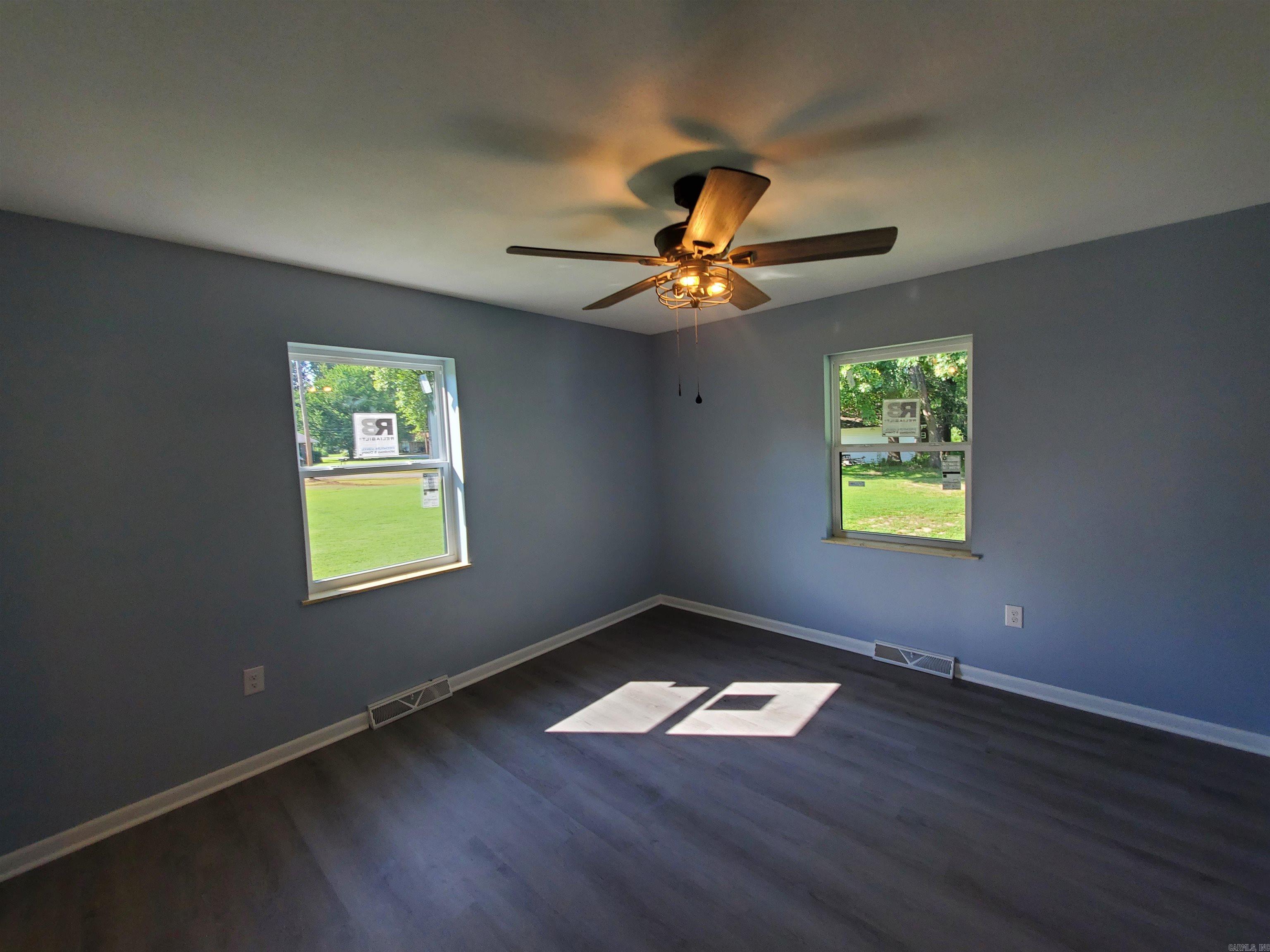 1017 Homecrest Drive Piggott, AR 72454