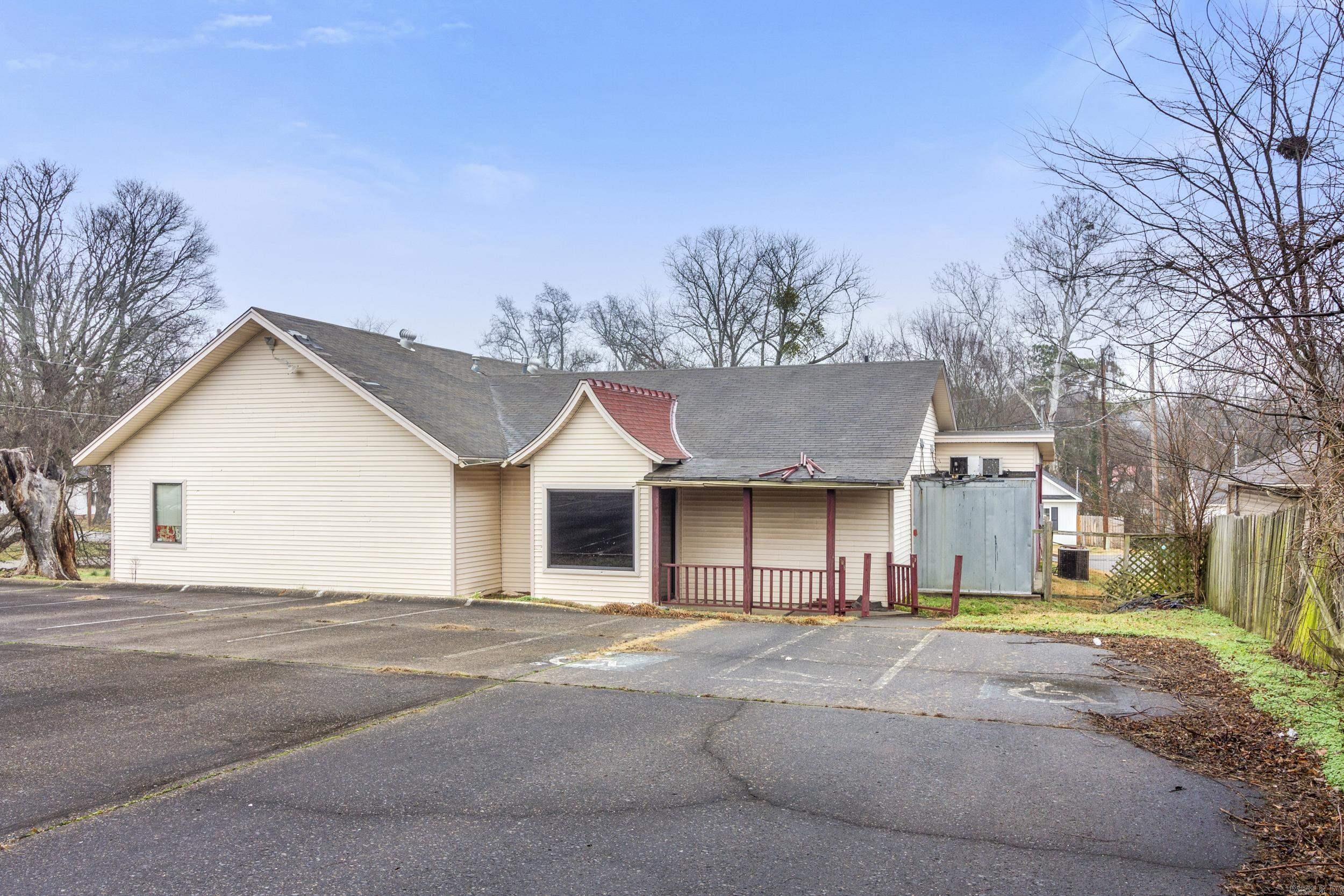622  Gertrude  Benton, AR