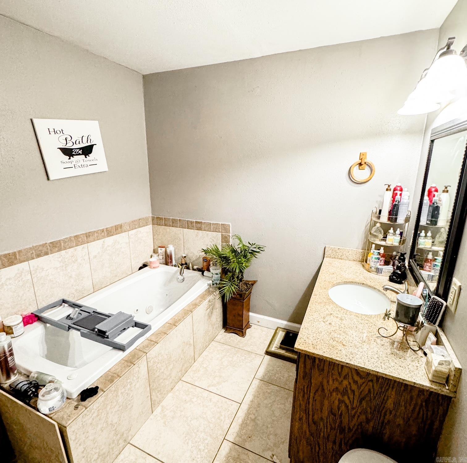 707 E Main  Paris, AR