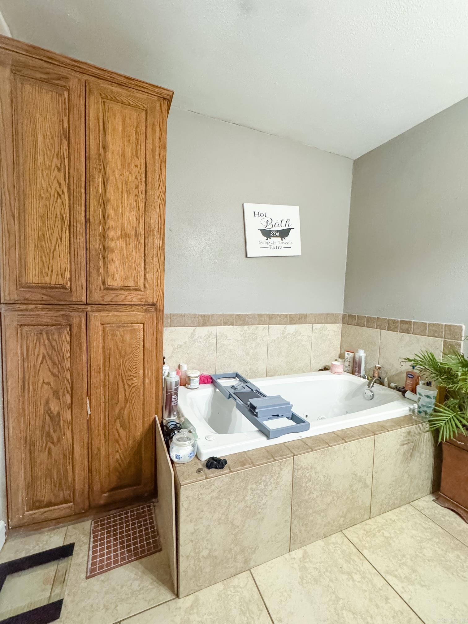 707 E Main  Paris, AR